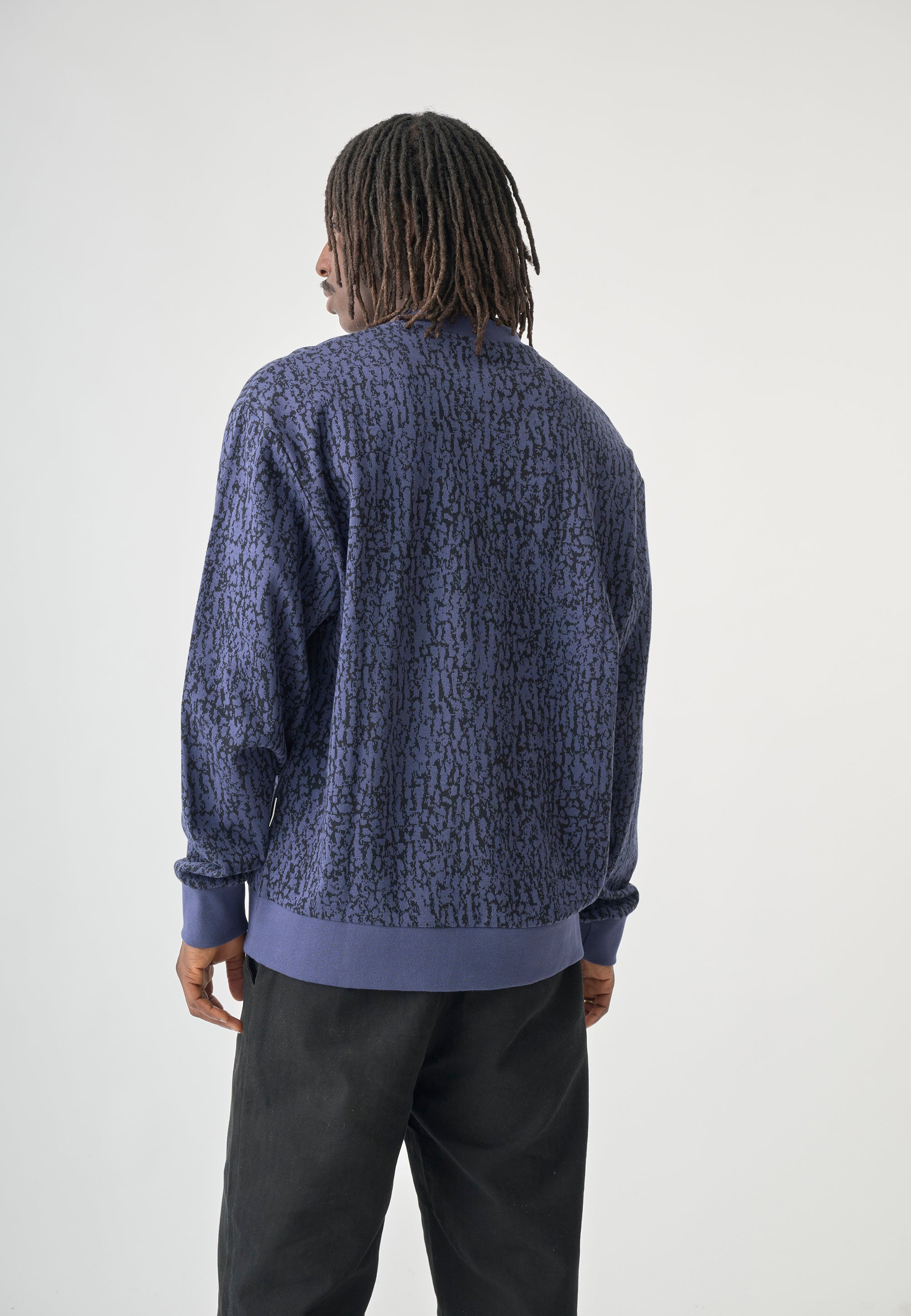 cleptomanicx-boxy-crewneck-crusty-sweatshirt-bio-baumwolle image 4