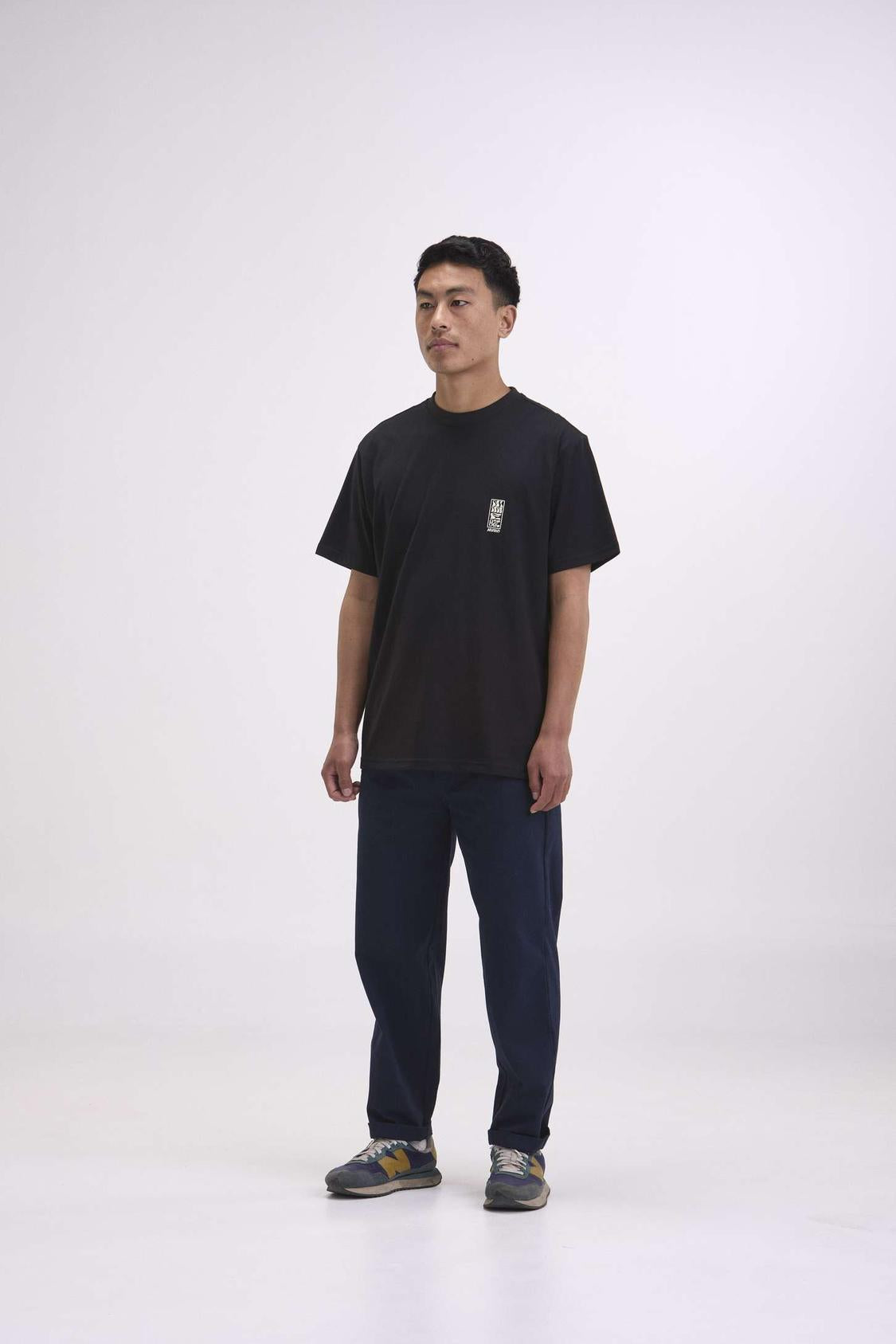 arniko-leopard-t-shirt-schwarz-bio-baumwolle-print image 6