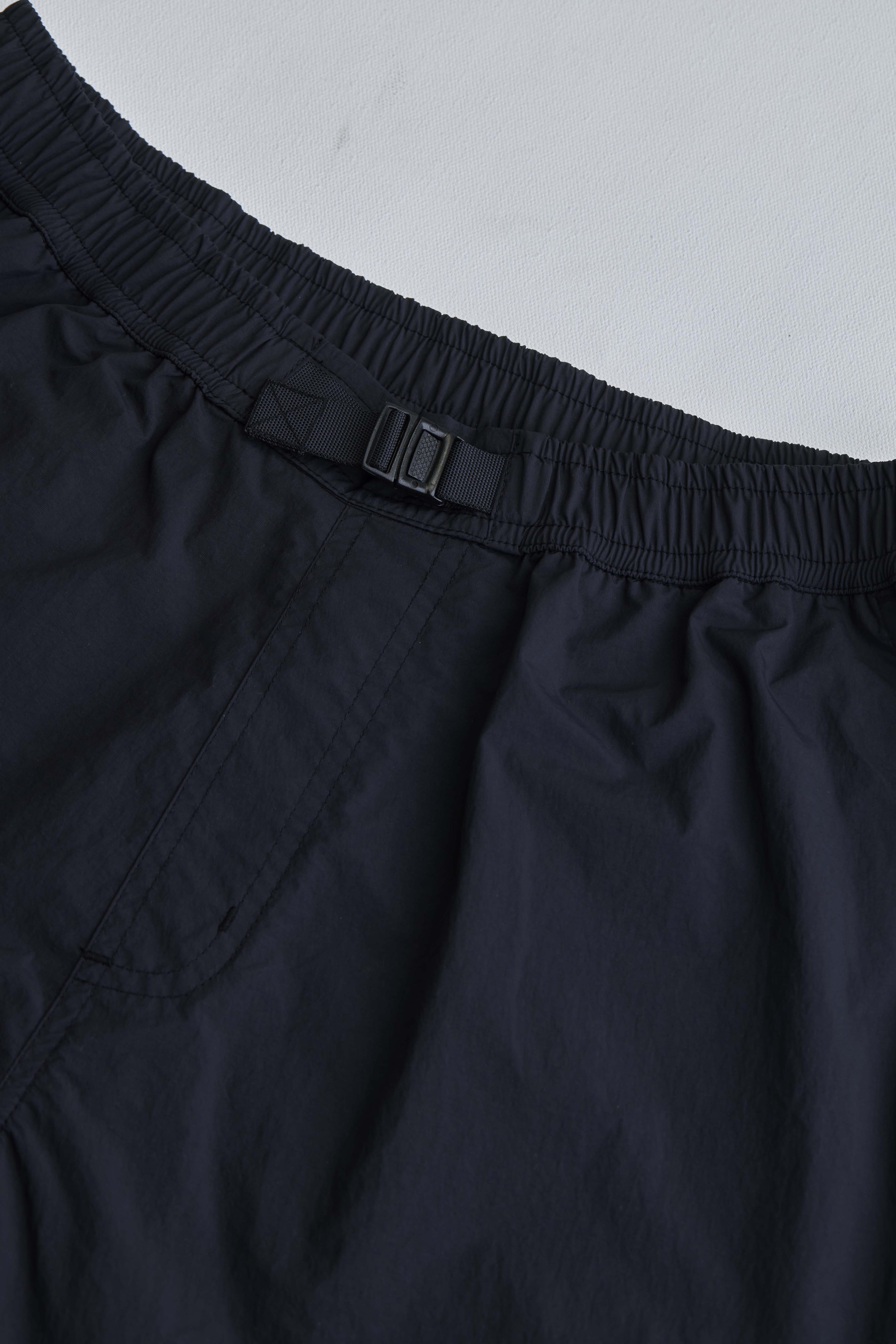 arniko-deepak-shorts-schwarz-recycled-herren image 2