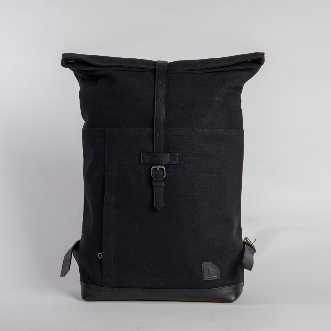 arniko-backpack-roll-up-all-black-rucksack-baumwolle image 4