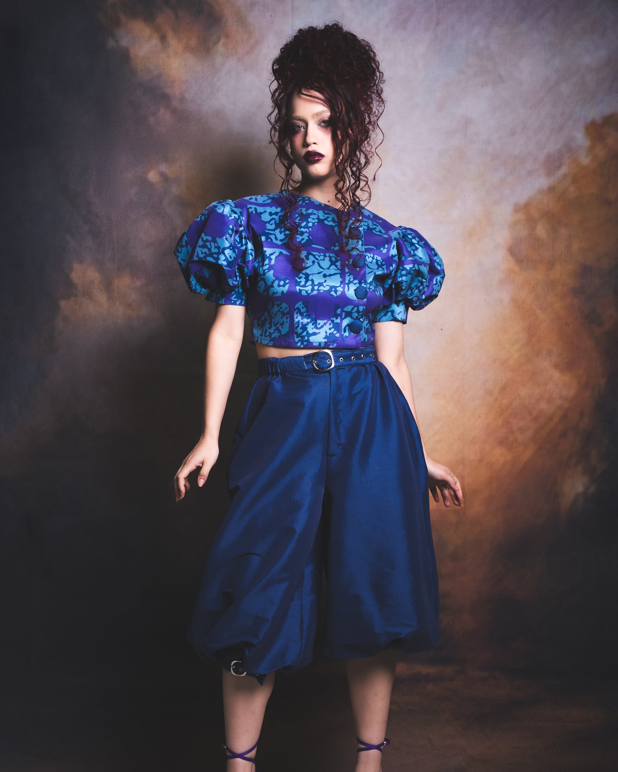 bloomers-bloom-navy-ballonhose-taffet-mit-schnallen image 1