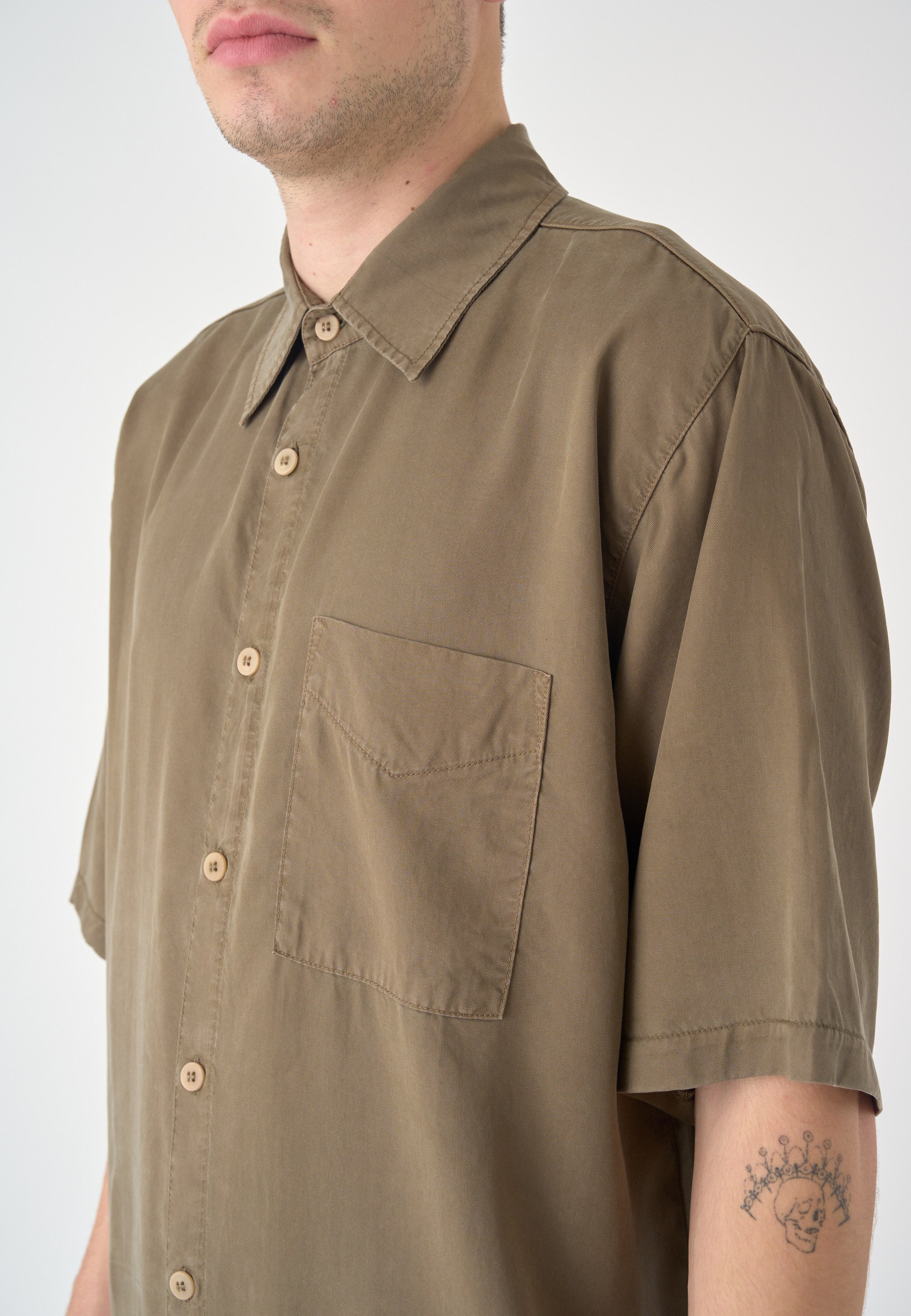 cleptomanicx-easy-shirt-kurzarm-hemd-oversize-lyocell image 5