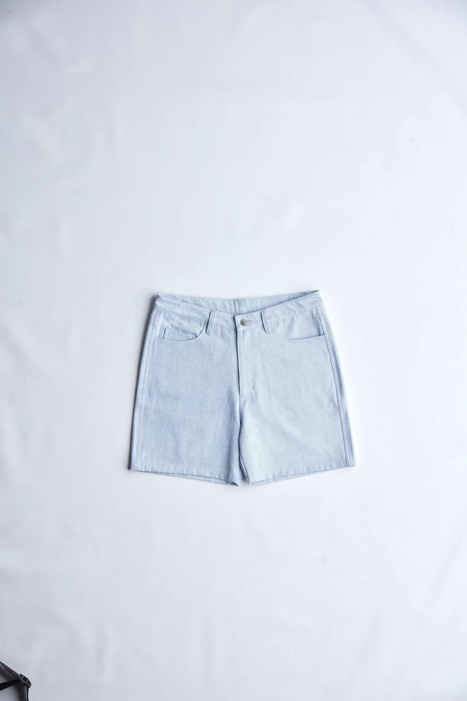 arniko-yama-shorts-light-blue-denim-bio-baumwolle image 1