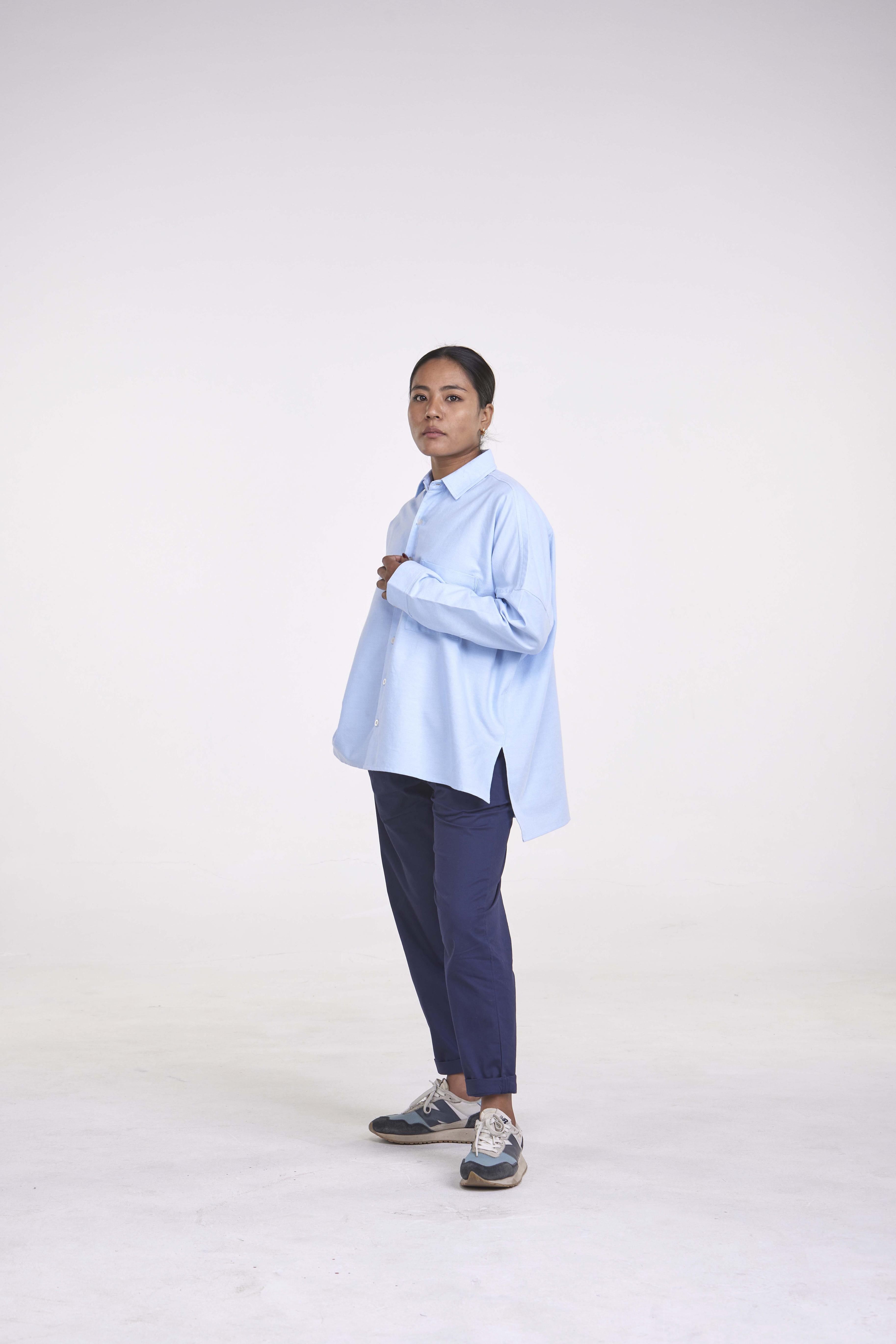 arniko-tahira-hemd-blue-chambray-oversize-bio-damen image 4