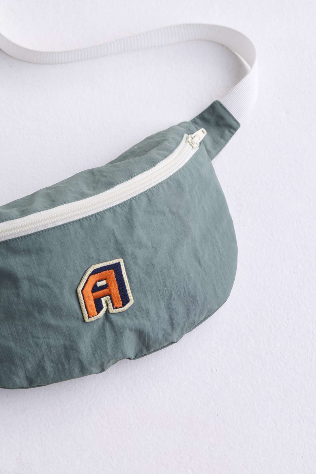 arniko-trikon-fanny-pack-bauchtasche-sky-mint-nylon image 2