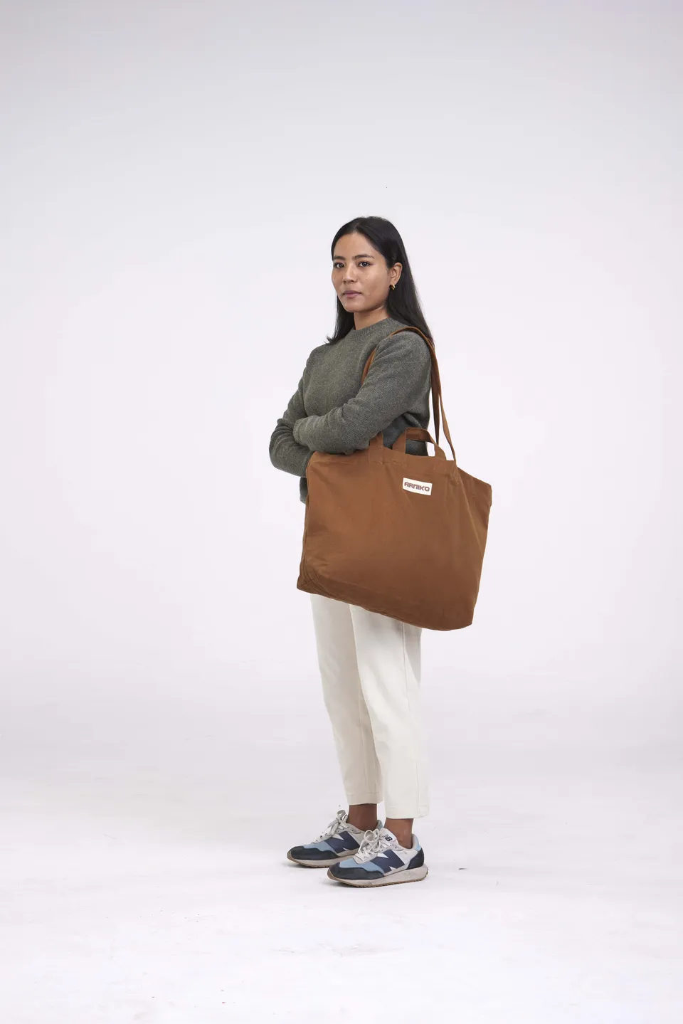 arniko-carrier-tawny-tasche-canvas-bio-baumwolle-shopper image 1
