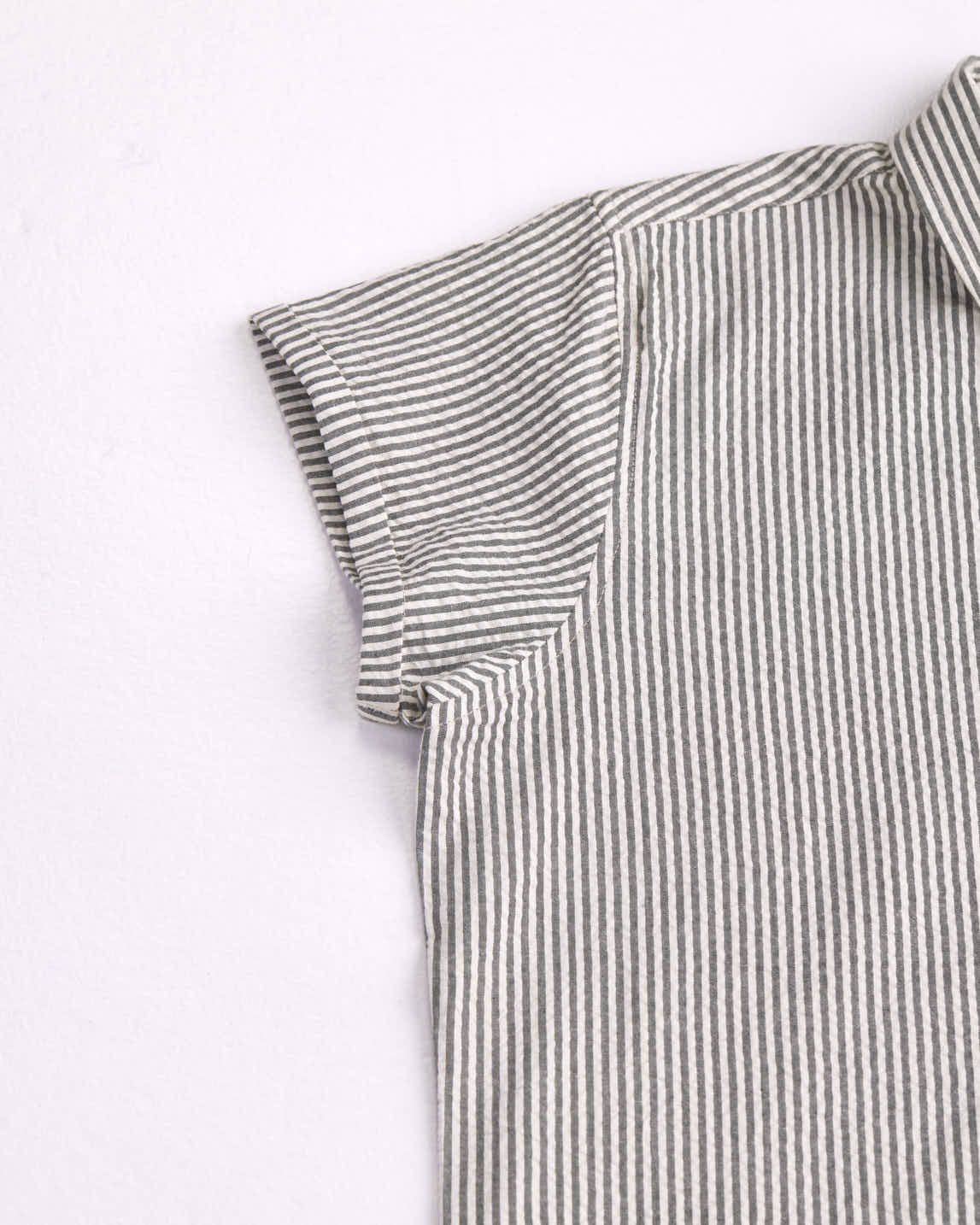 arniko-jo-hemd-gr-n-weiss-seersucker-bio image 3