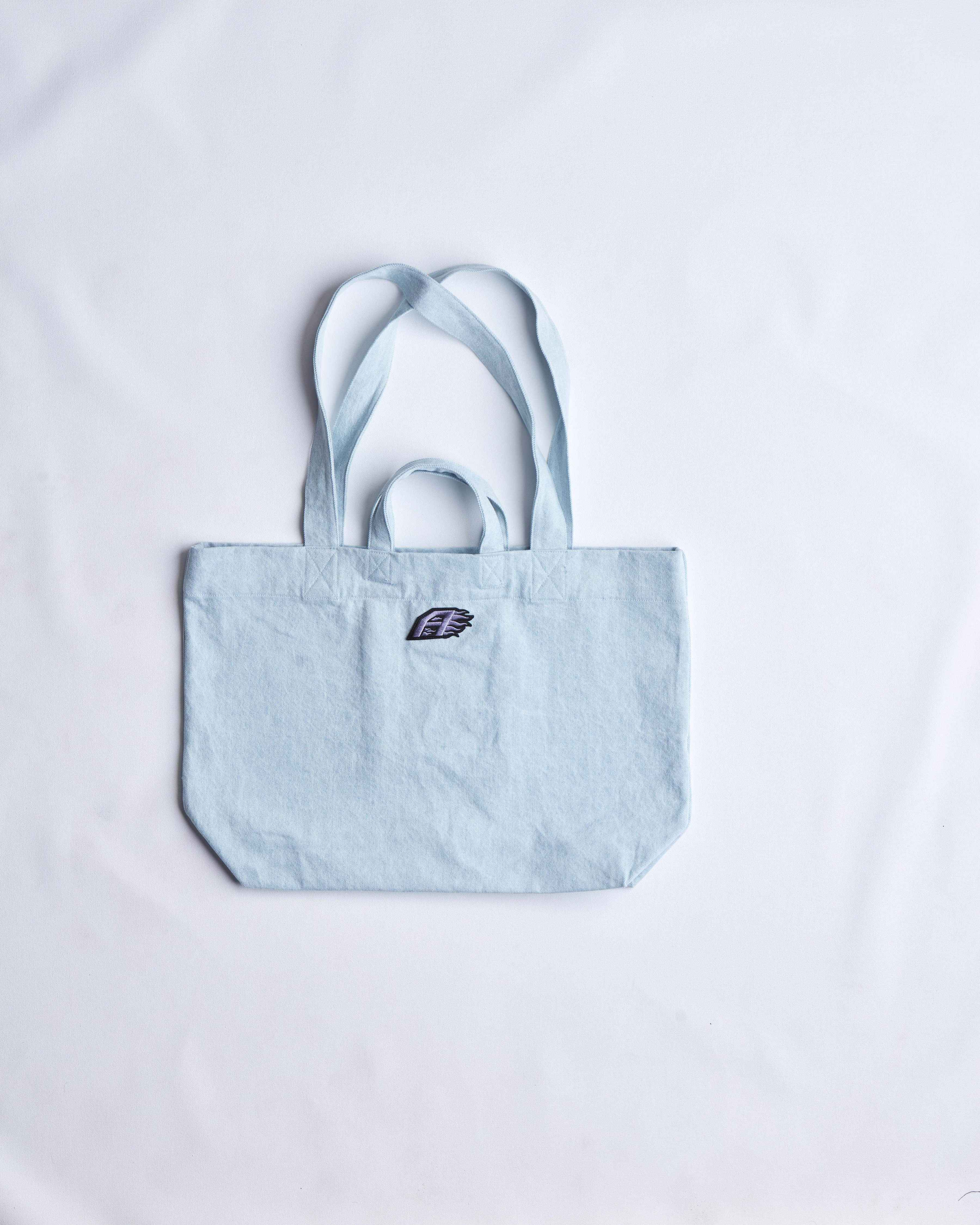 arniko-yama-carrier-tasche-hellblau-denim image 1