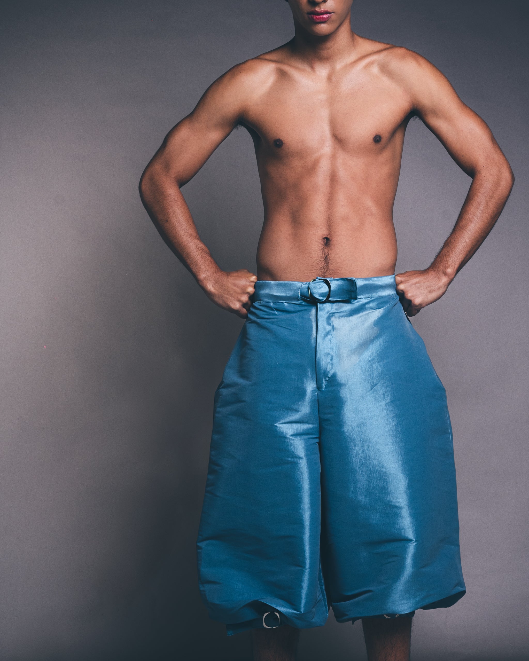 bloomers-bloom-hose-blau-ballon-taft-schnallen image 2