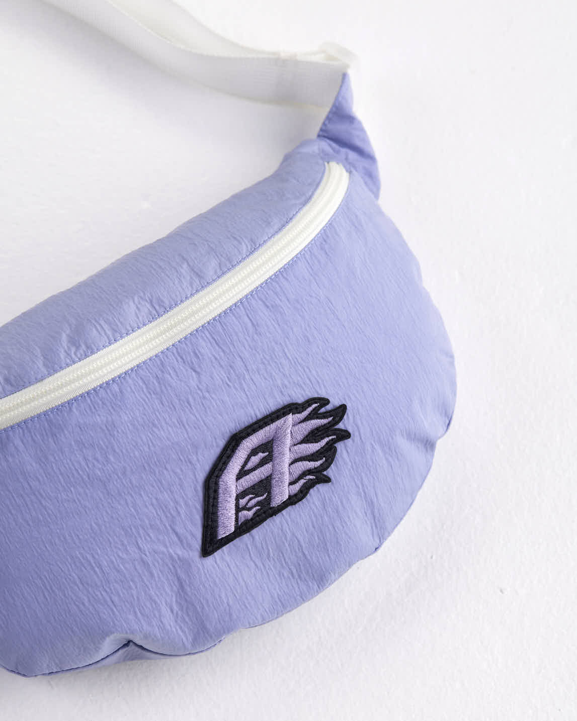 arniko-bags-fanny-pack-thunder-bauchtasche-wisteria image 3