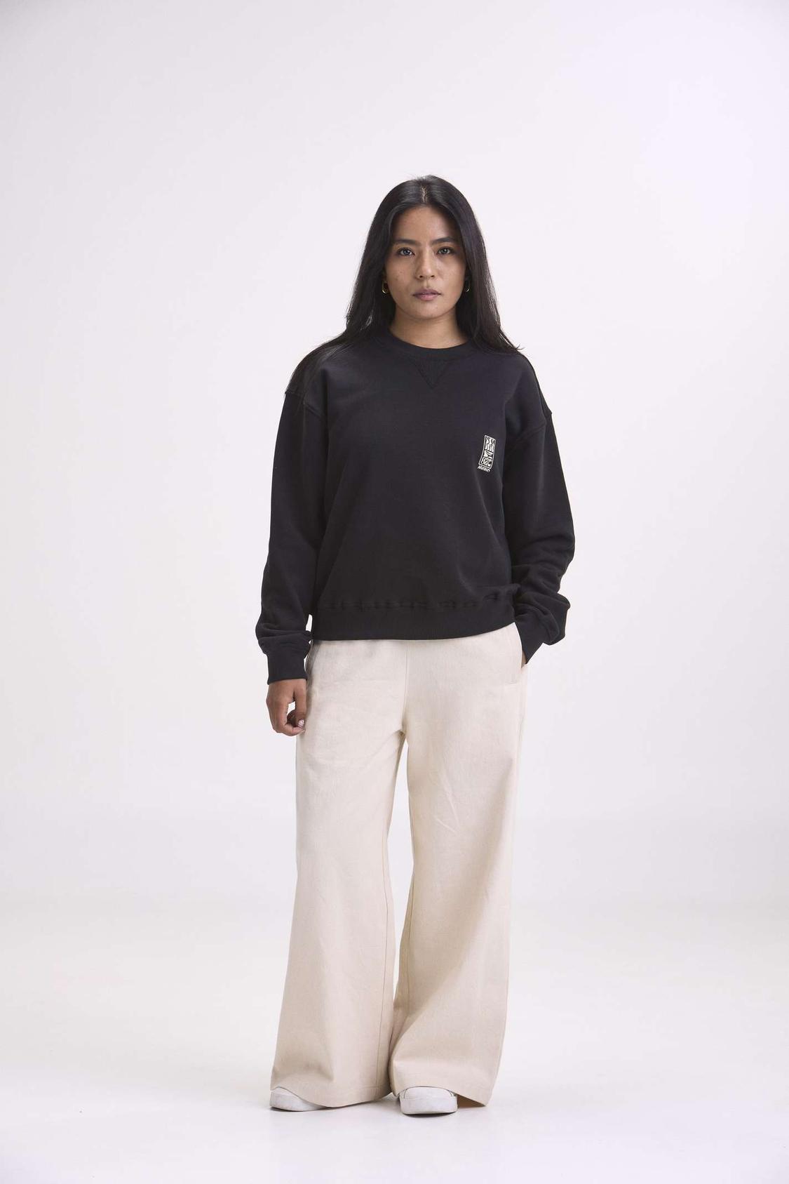 arniko-mustang-sweater-cropped-black-bio-baumwolle-damen image 3