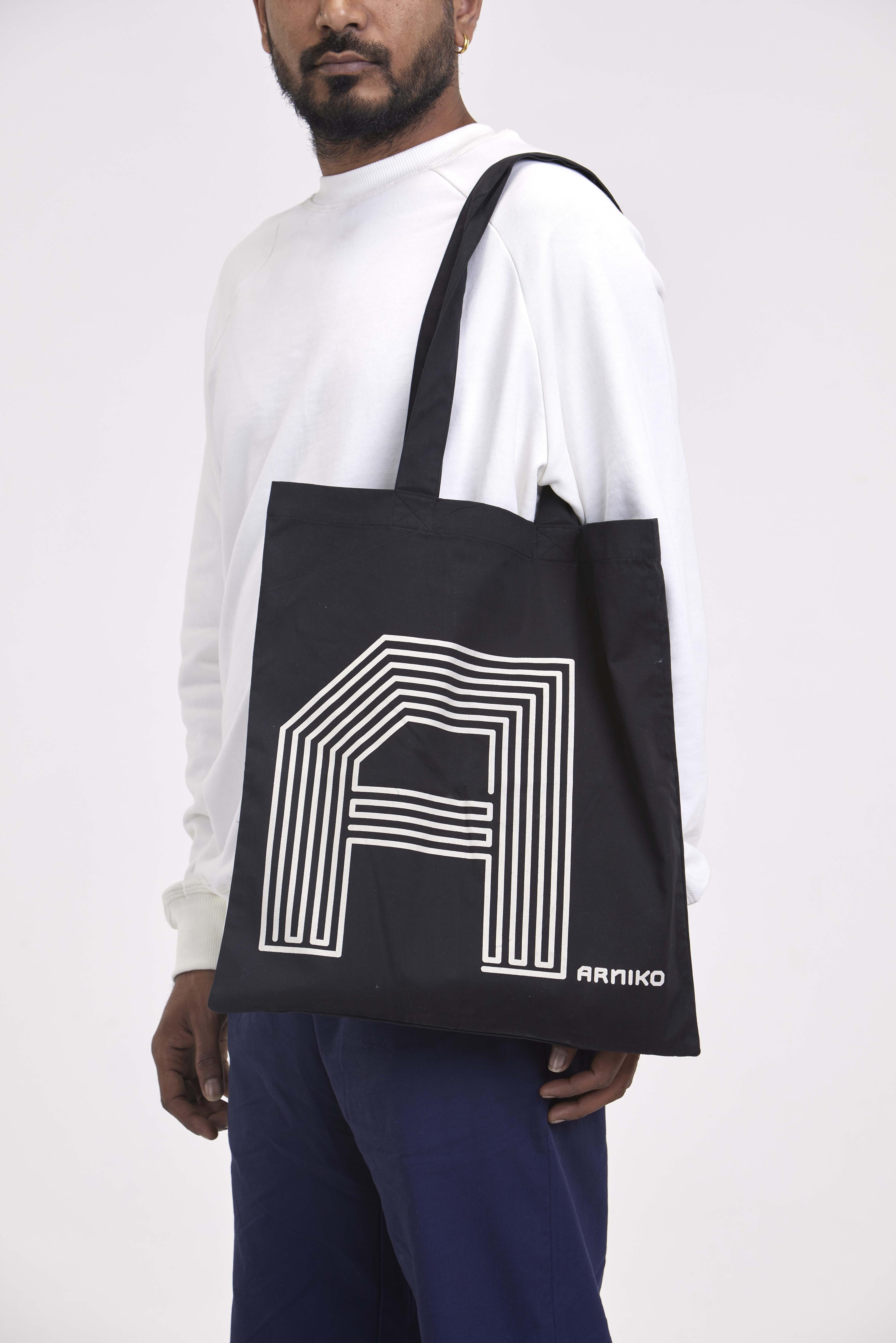 arniko-maze-print-black-tote-bag-schwarz-baumwolle image 3