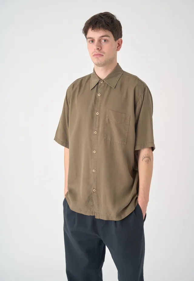 cleptomanicx-easy-shirt-kurzarm-hemd-oversize-lyocell image 1