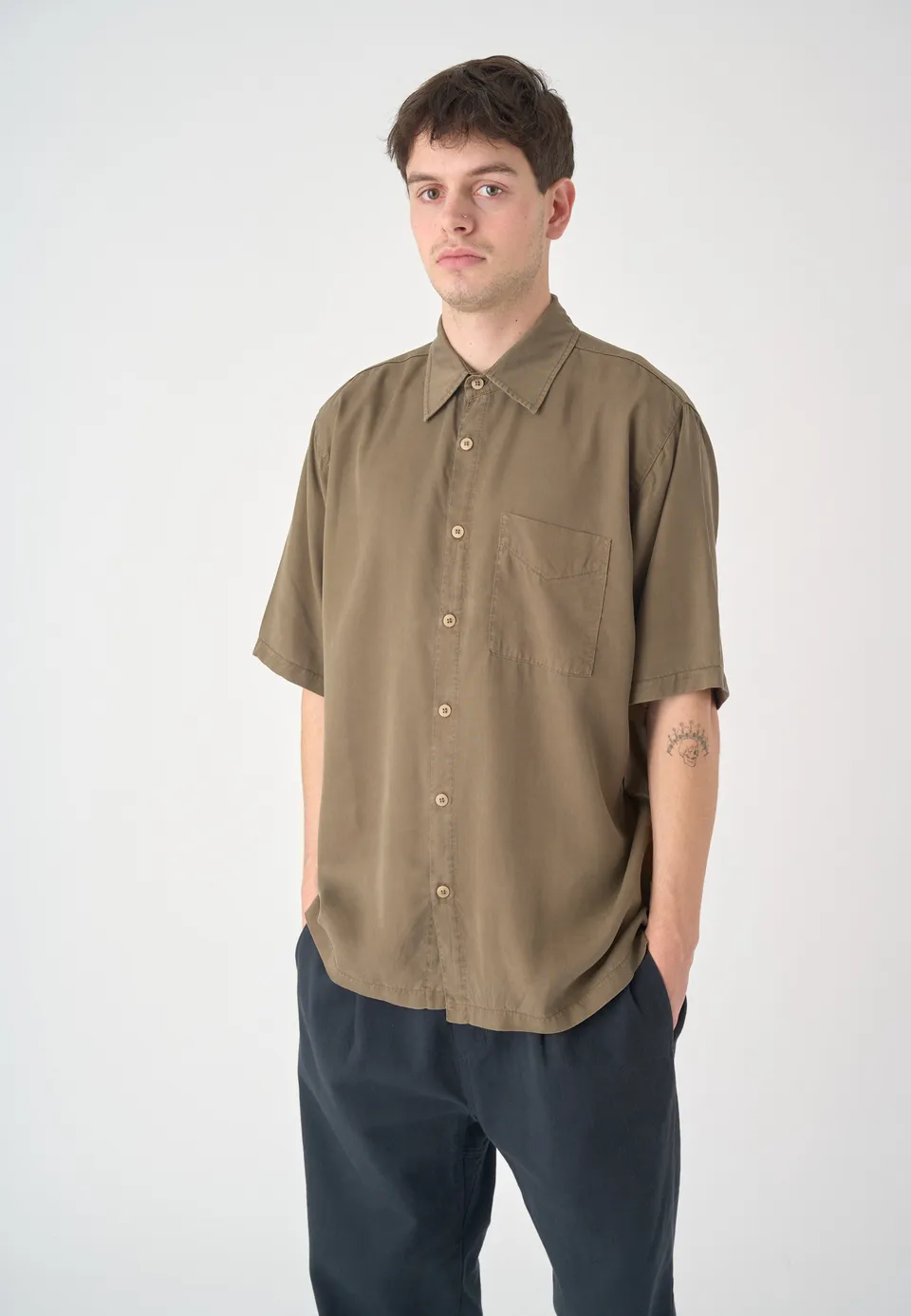 cleptomanicx-easy-shirt-kurzarm-hemd-oversize-lyocell image 1