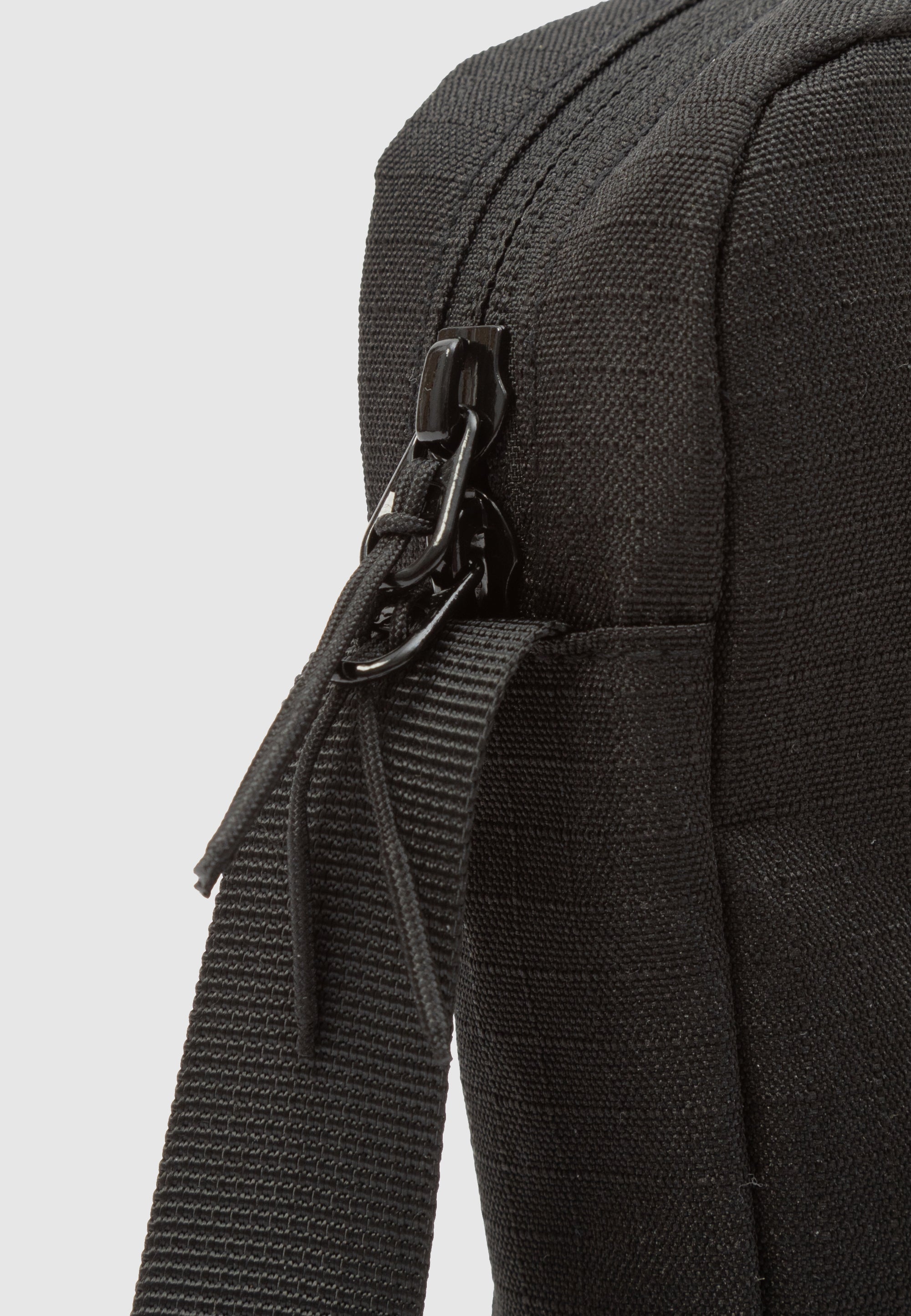 cleptomanicx-shoulder-bag-umh-ngetasche-recycled-0-9l image 3
