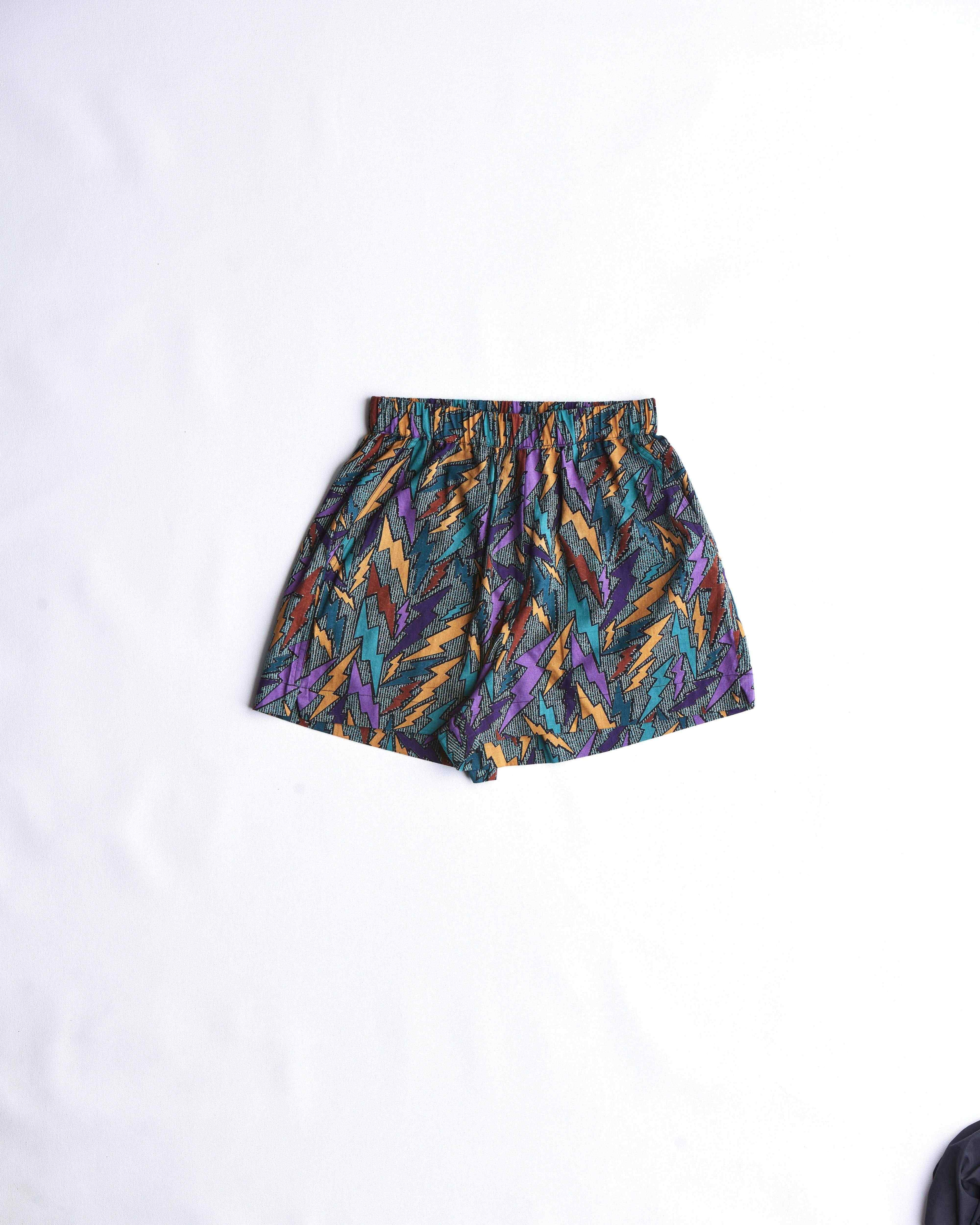 arniko-nuru-shorts-thunder-damen-leichte-sommerhose image 1