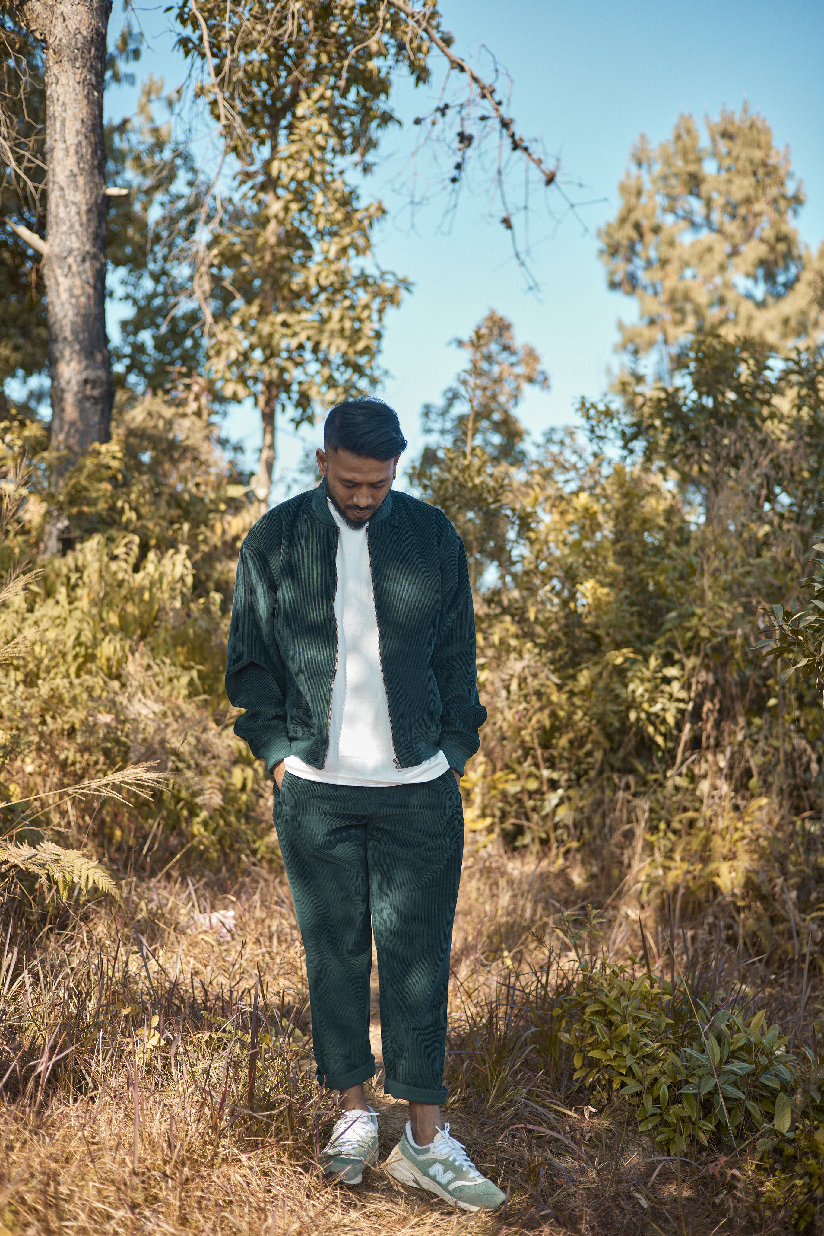 arniko-nigen-hose-forest-corduroy-unisex image 2