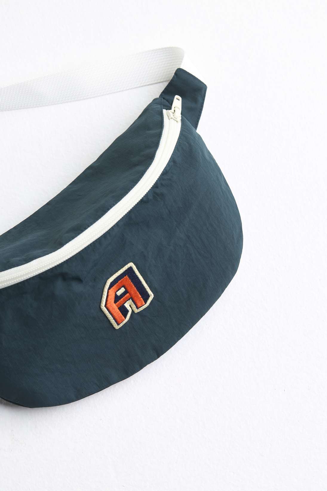arniko-trikon-bauchtasche-petrol-nylon-ripstop image 3
