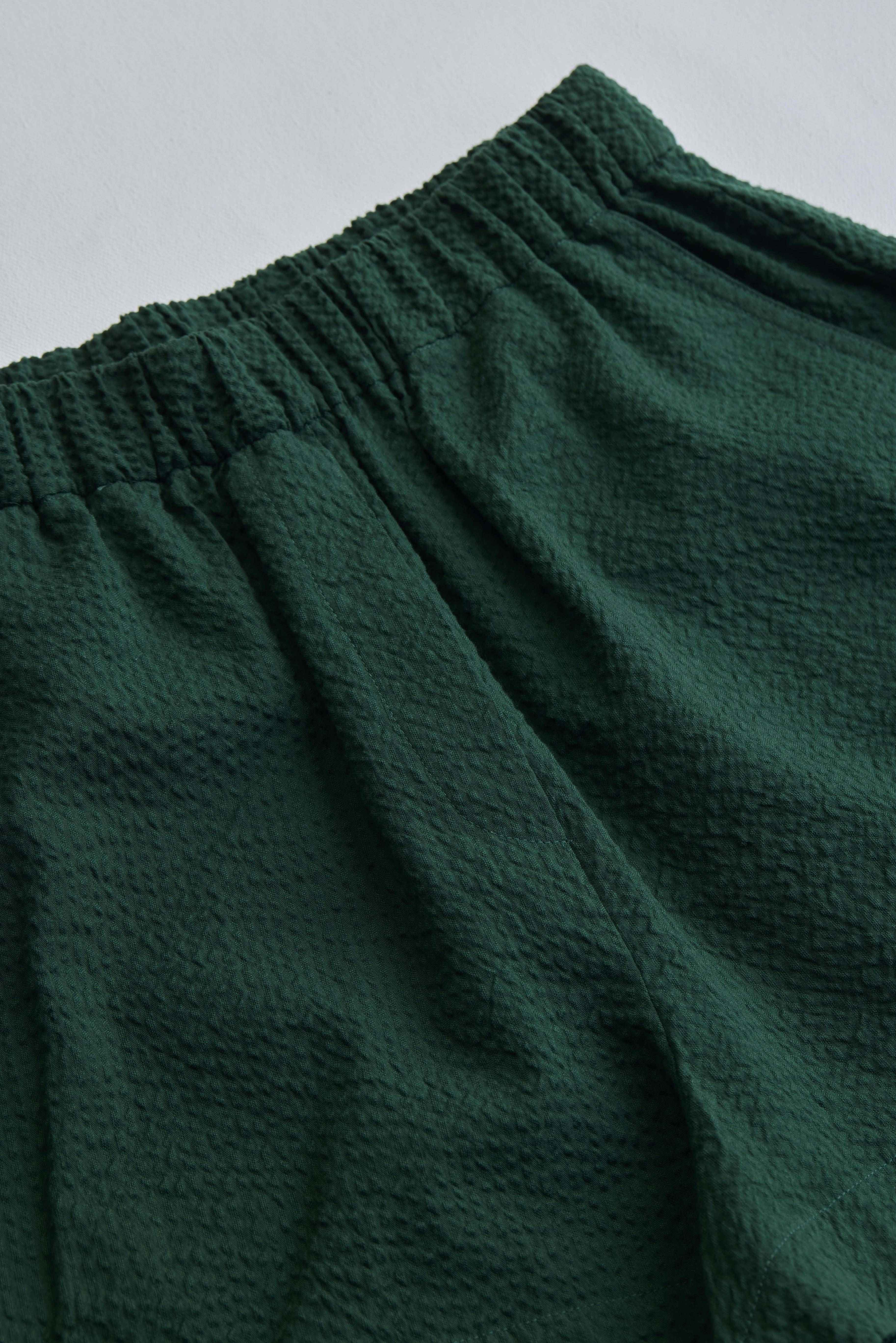 arniko-nuru-green-seersucker-shorts-damen-baumwolle image 3