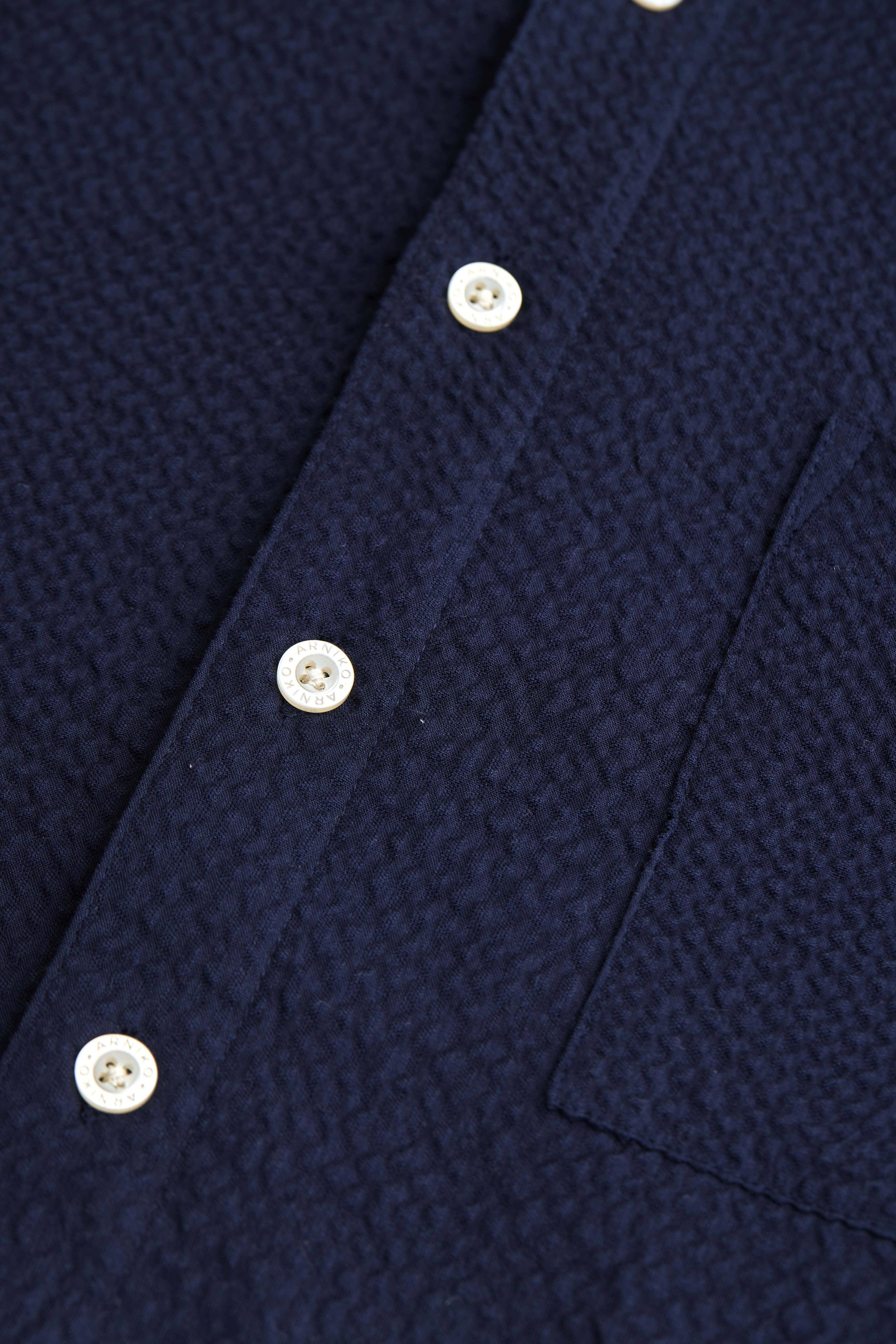 arniko-shirts-tahira-navy-seersucker-hemd-damen-oversize-bio-baumwolle image 2