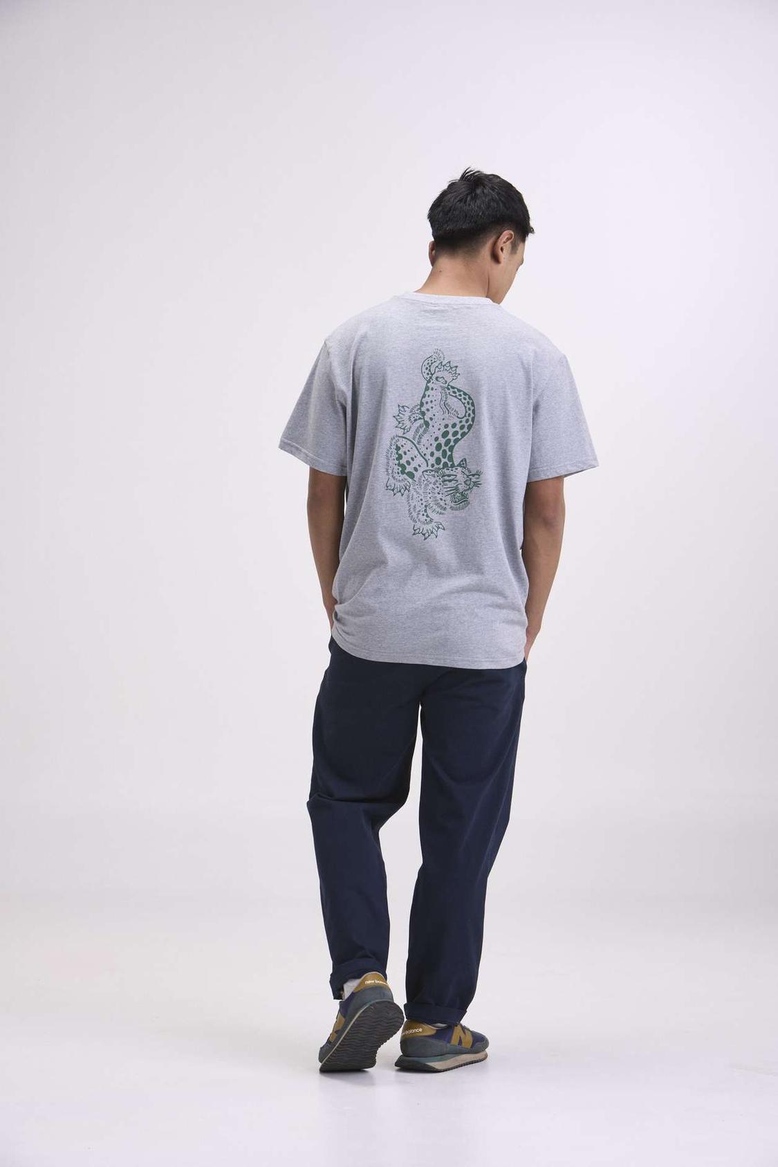 arniko-leopard-grey-melange-t-shirt-grau-bio-baumwolle image 5