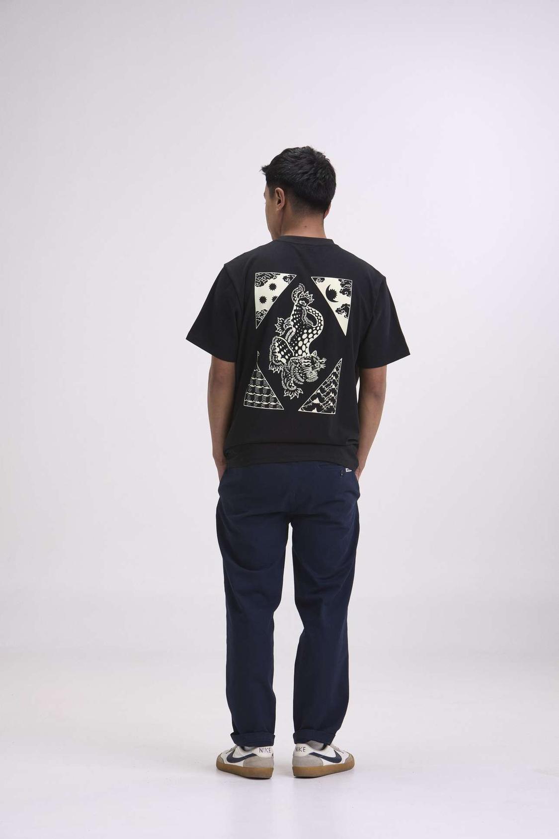 arniko-mustang-t-shirt-black-leo-print-bio-baumwolle image 6