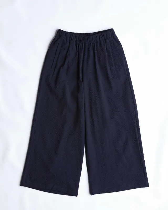 arniko-salome-hose-navy-seersucker-bio-baumwolle image 1