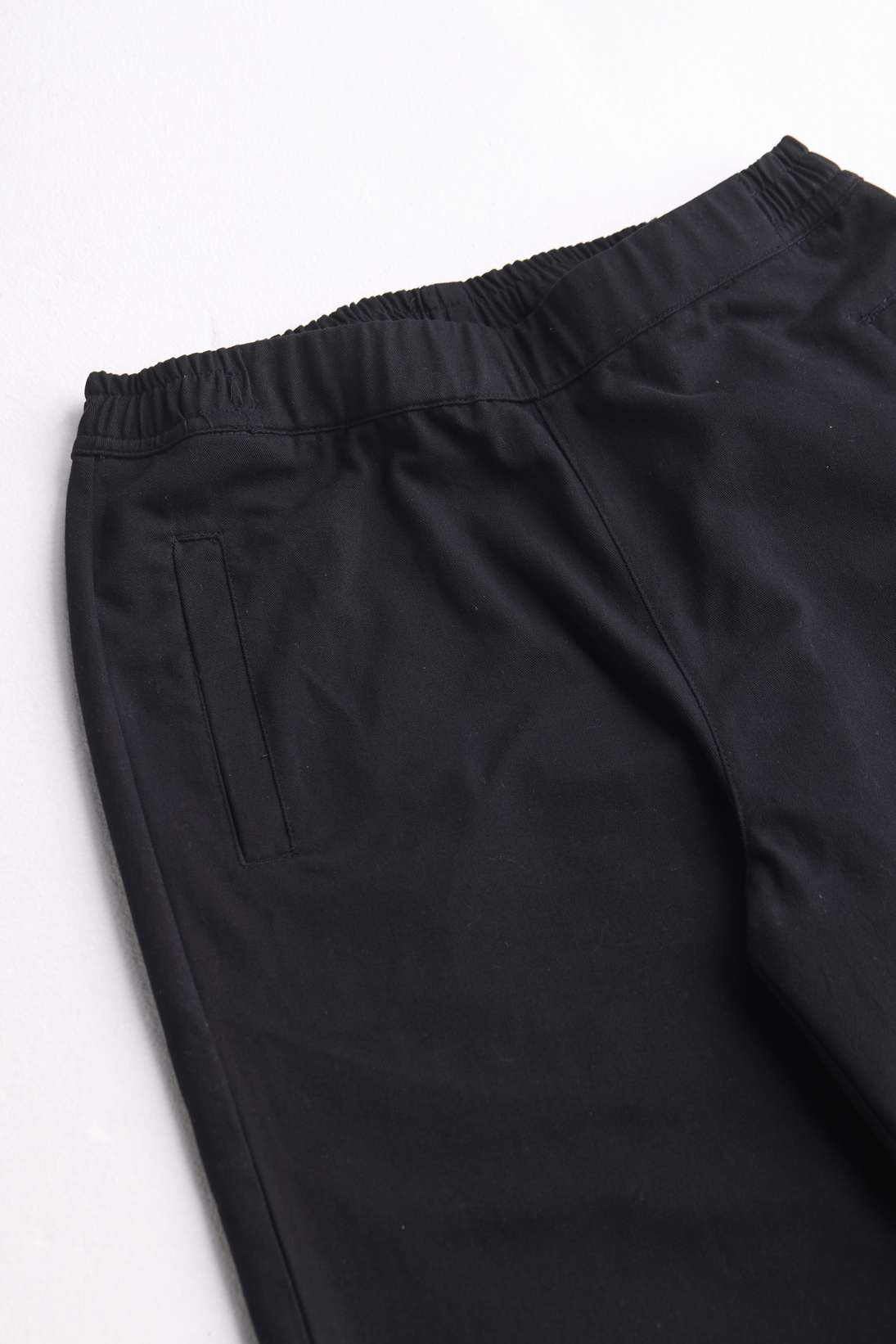 arniko-rosa-black-twill-stoffhose-damen-weit-bio image 3