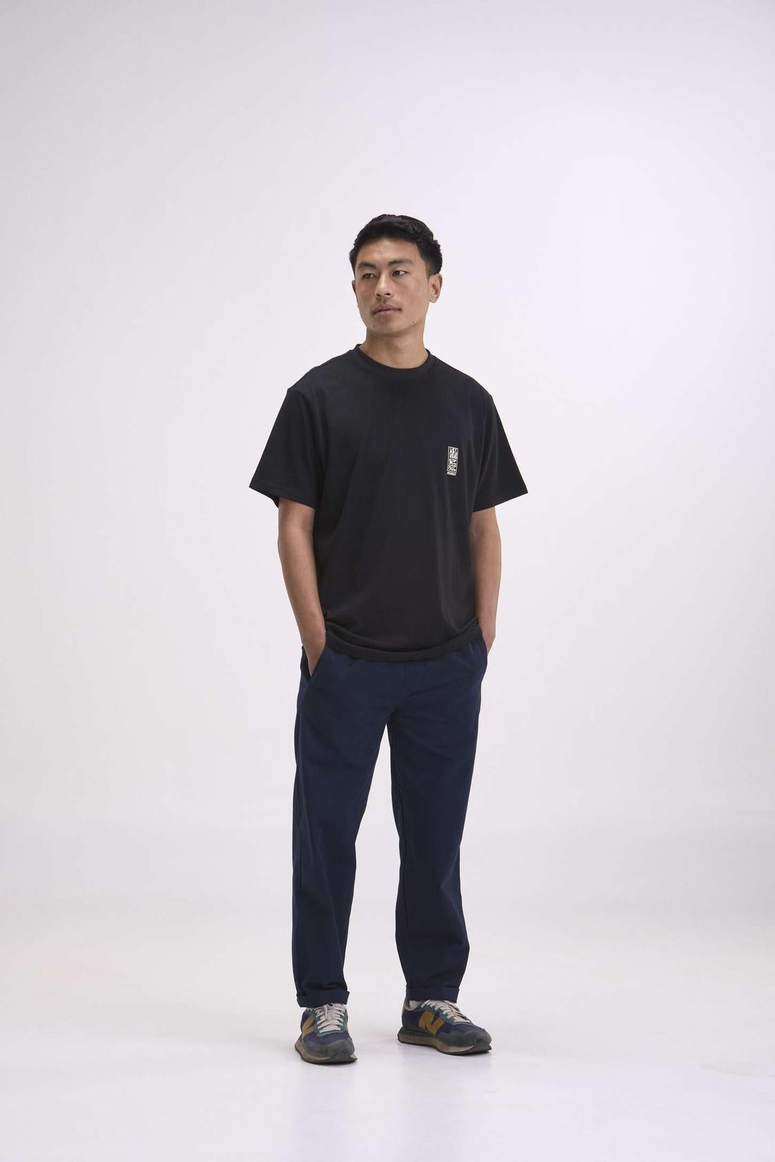 arniko-leopard-t-shirt-schwarz-bio-baumwolle-print image 4