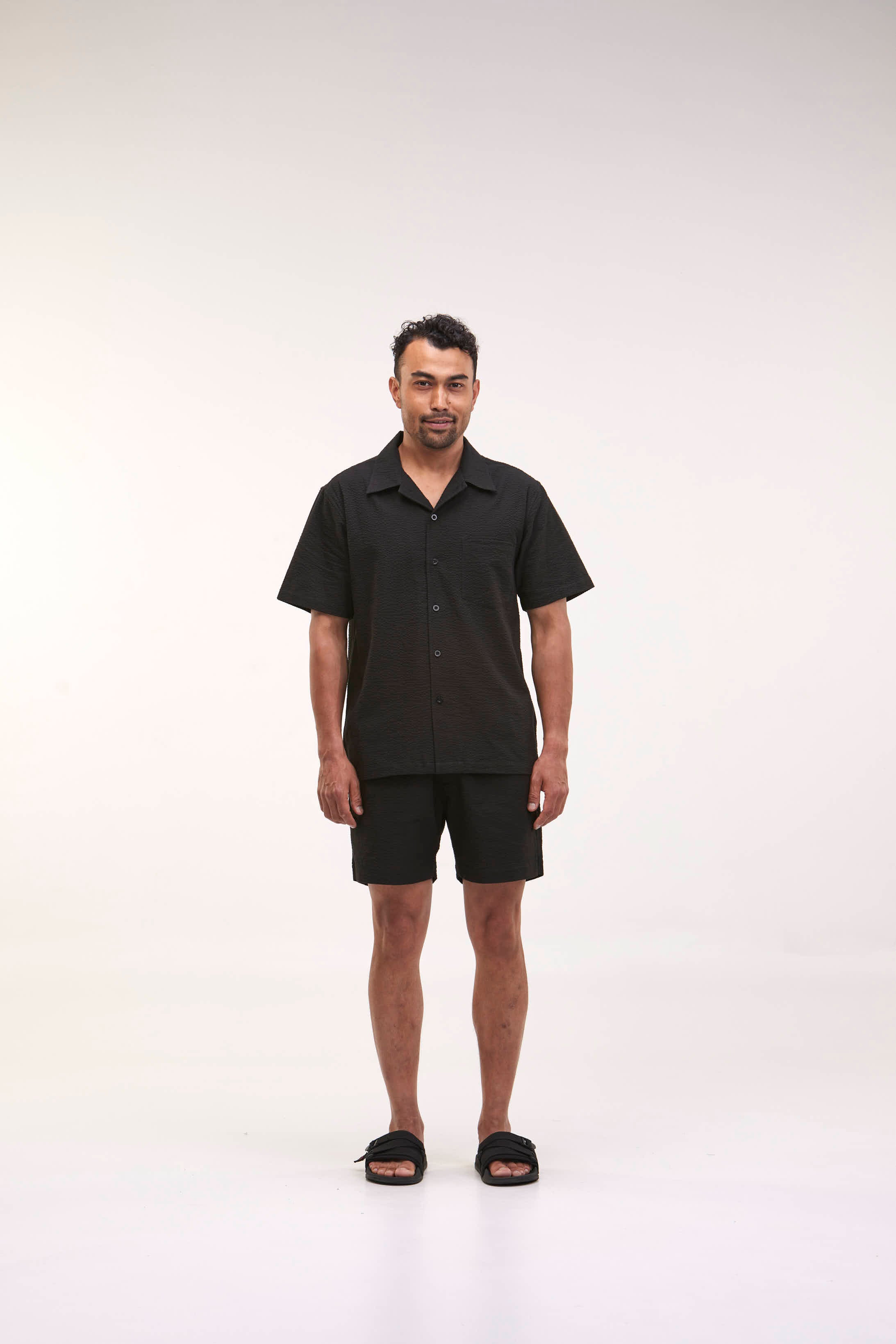 arniko-bobby-hemd-schwarz-seersucker-bio-baumwolle image 5