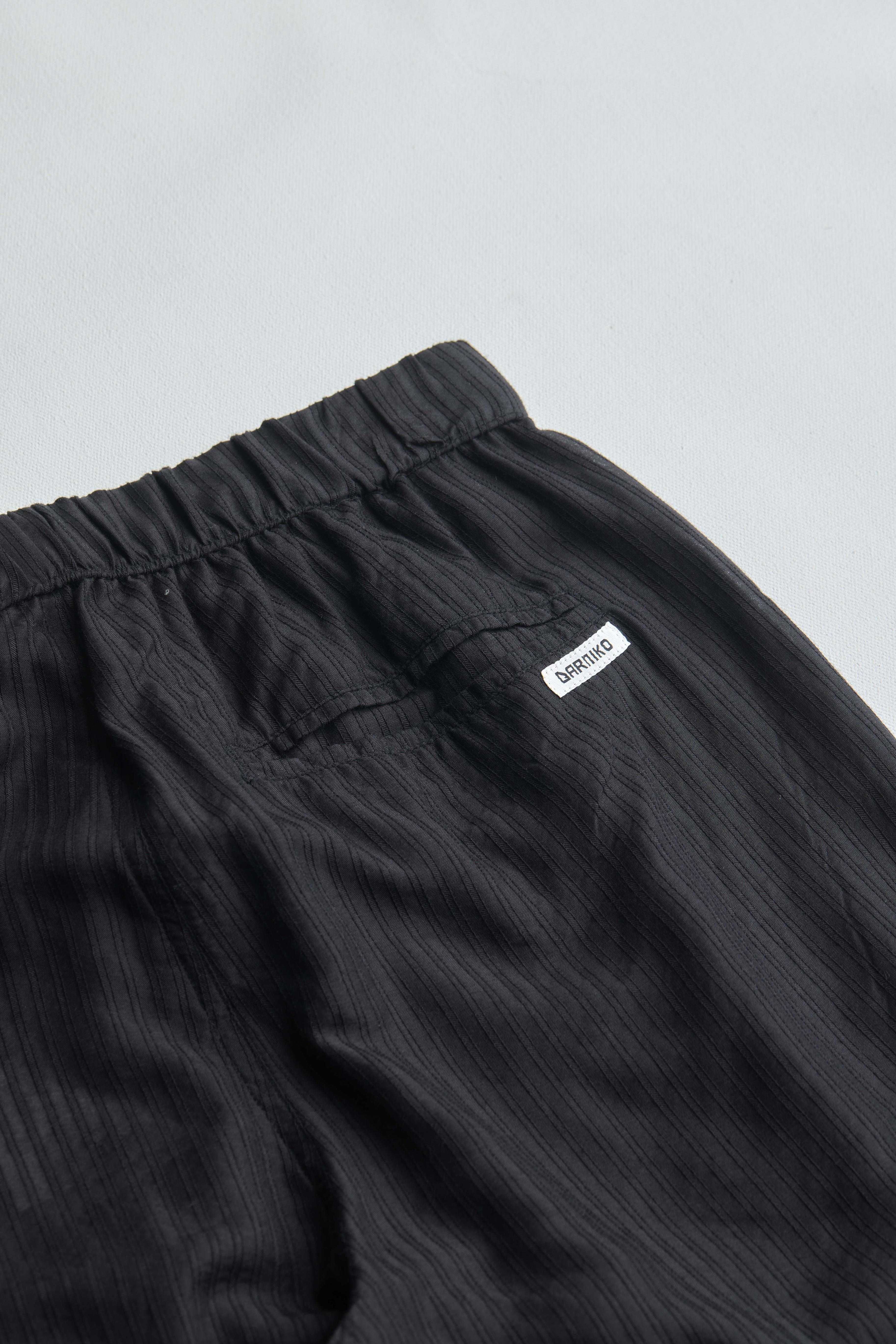 arniko-nigen-hose-banana-black-bananenstoff-unisex image 4