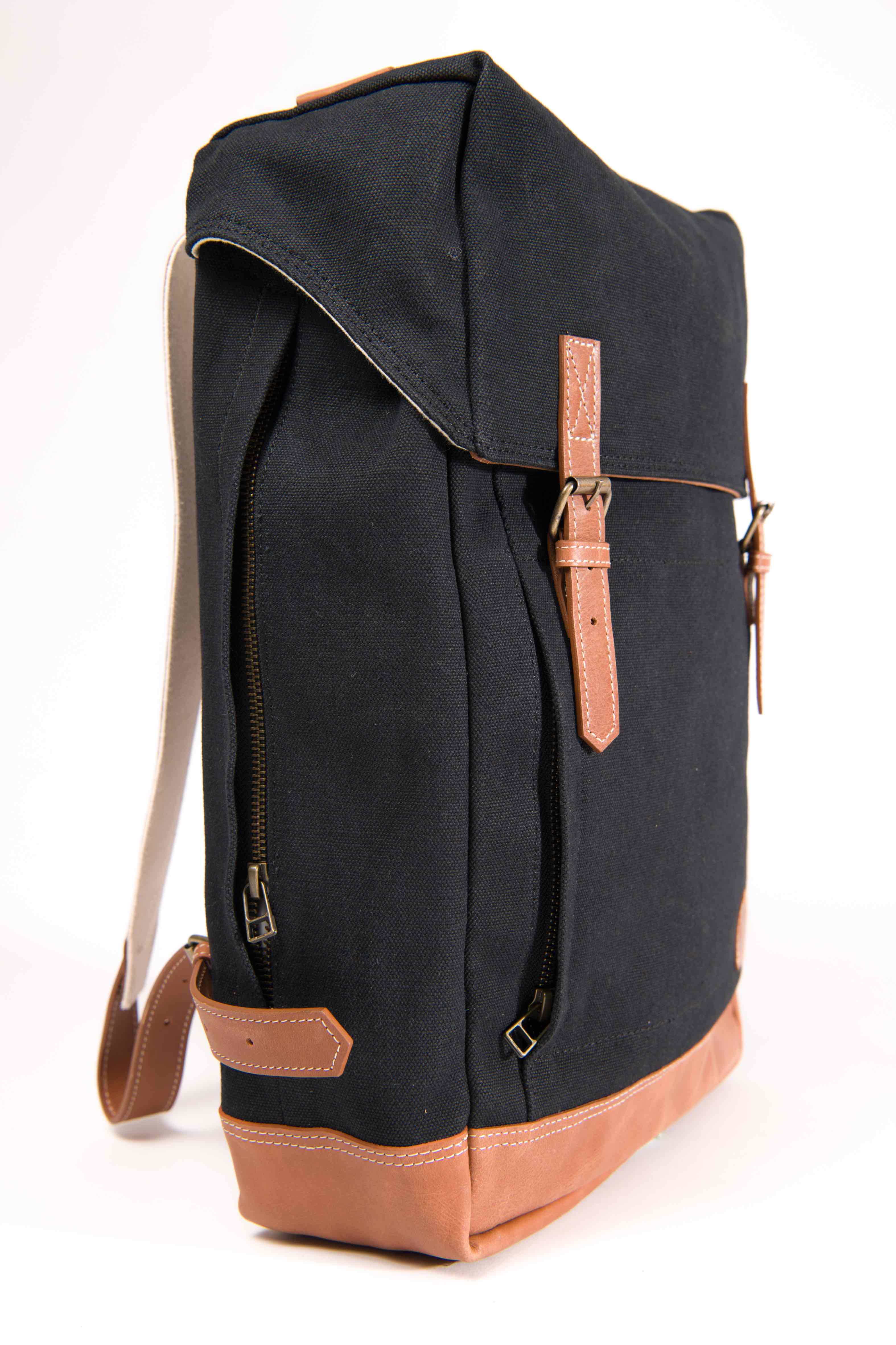 arniko-classic-rucksack-black-12-liter-laptop image 2