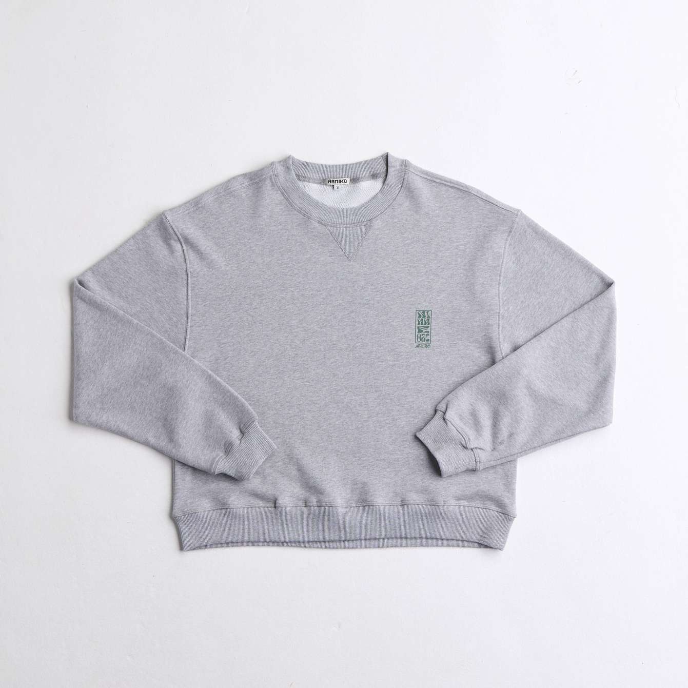 arniko-mustang-sweater-cropped-grau-bio-baumwolle image 1
