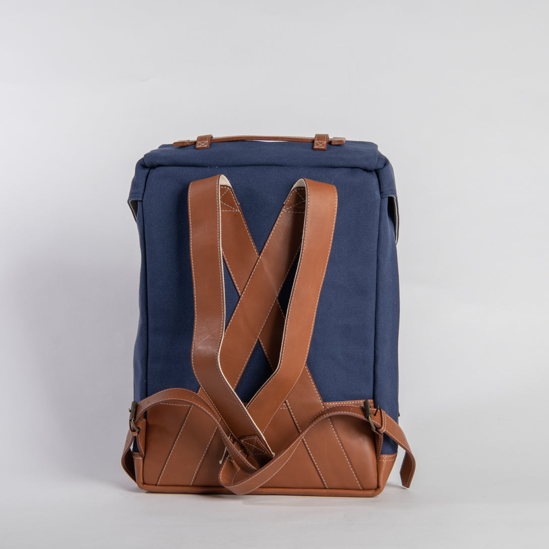 arniko-classic-side-zipper-rucksack-navy-12-liter image 3