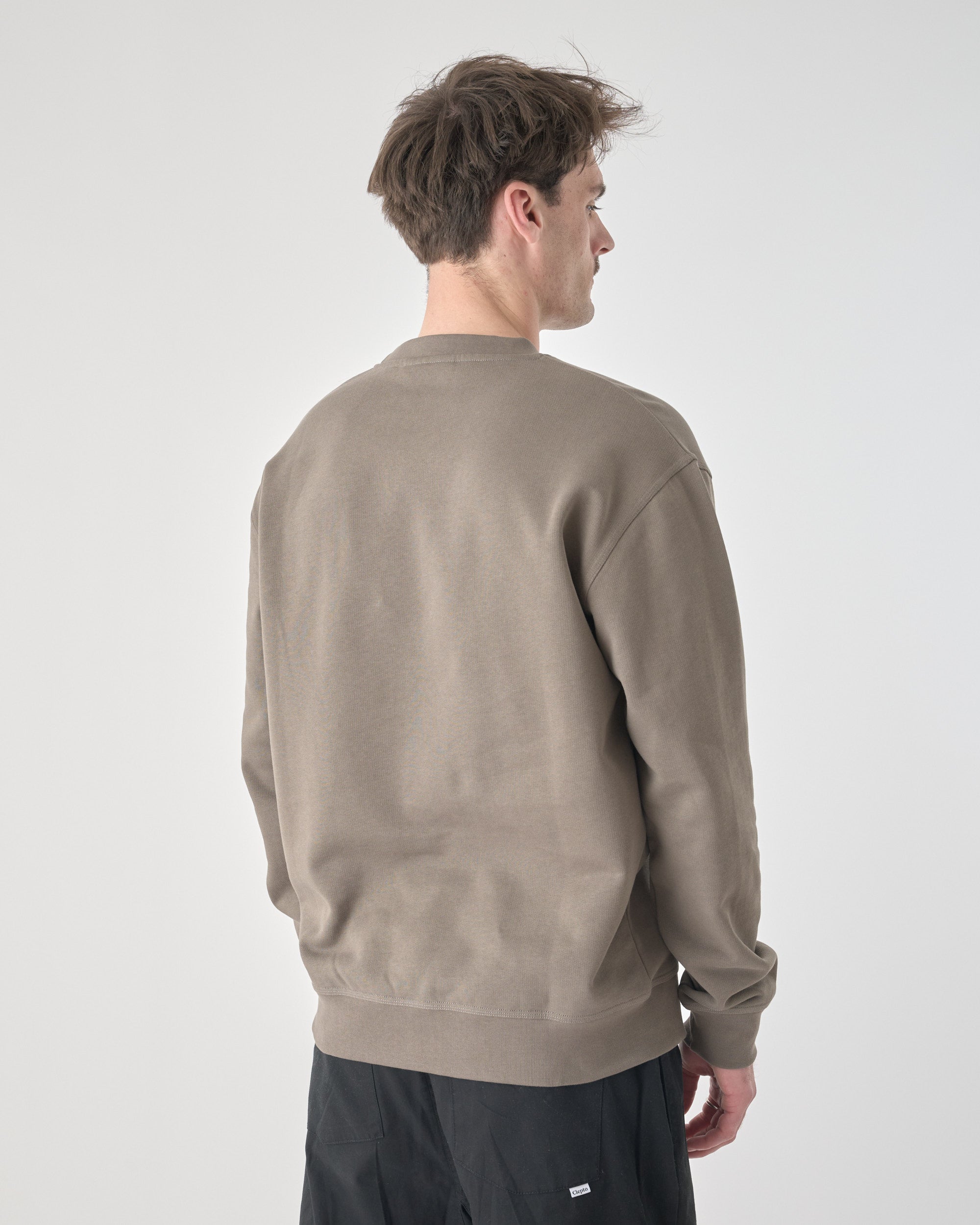 cleptomanicx-ligull-boxy-crewneck-sweatshirt-basic image 4