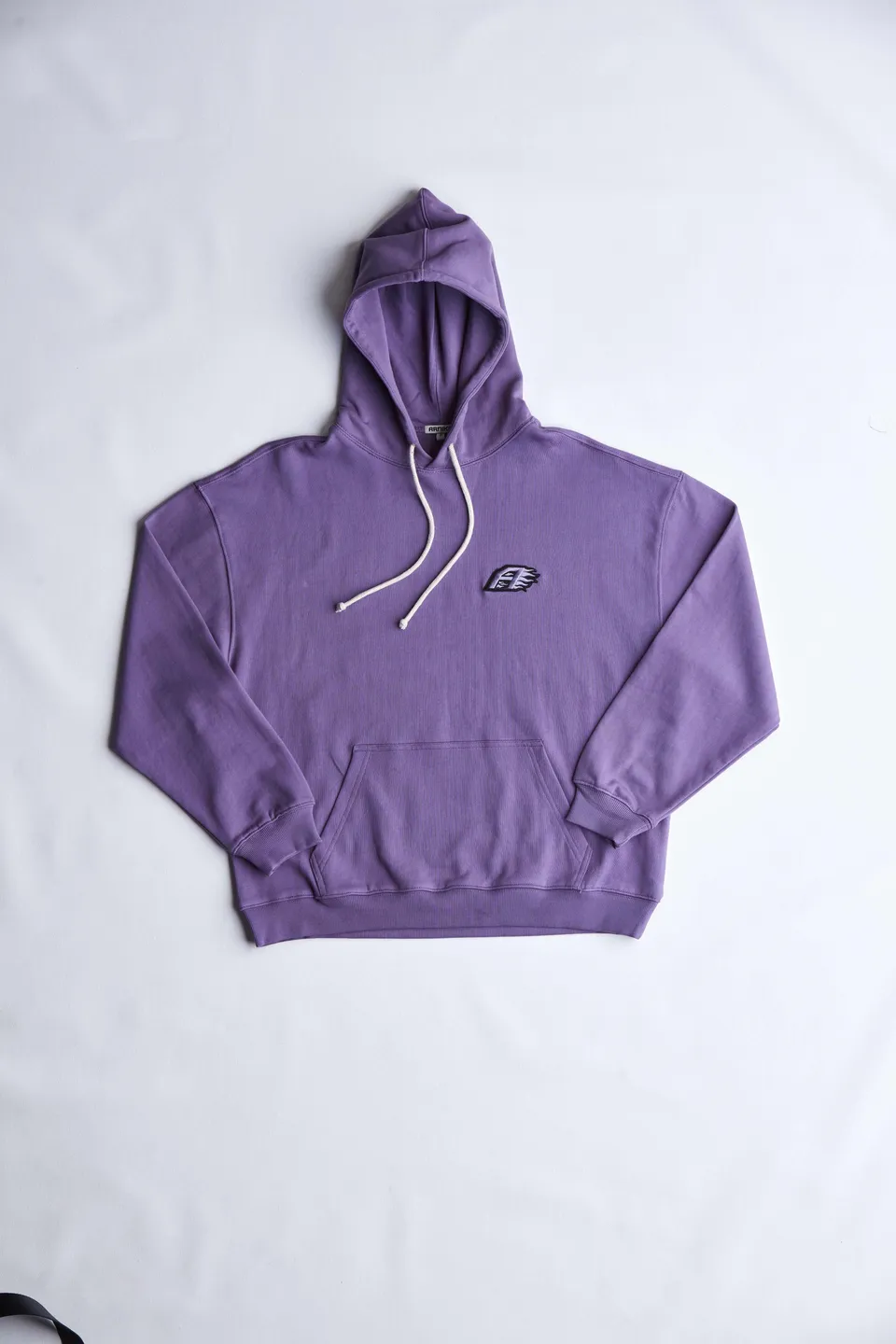 arniko-yama-hoodie-grape-bio-baumwolle-k-ngurutasche image 1