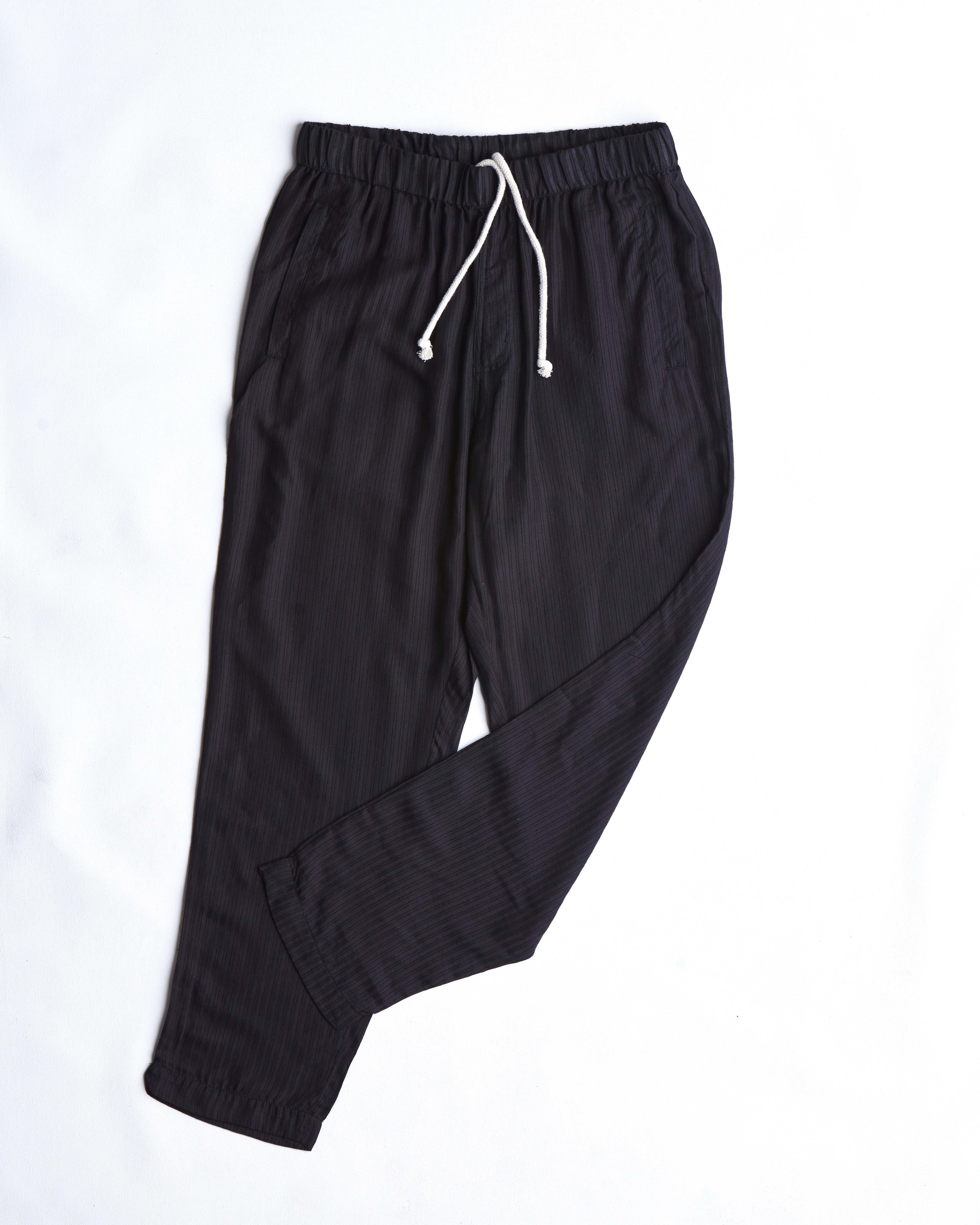arniko-nigen-hose-banana-black-bananenstoff-unisex image 1