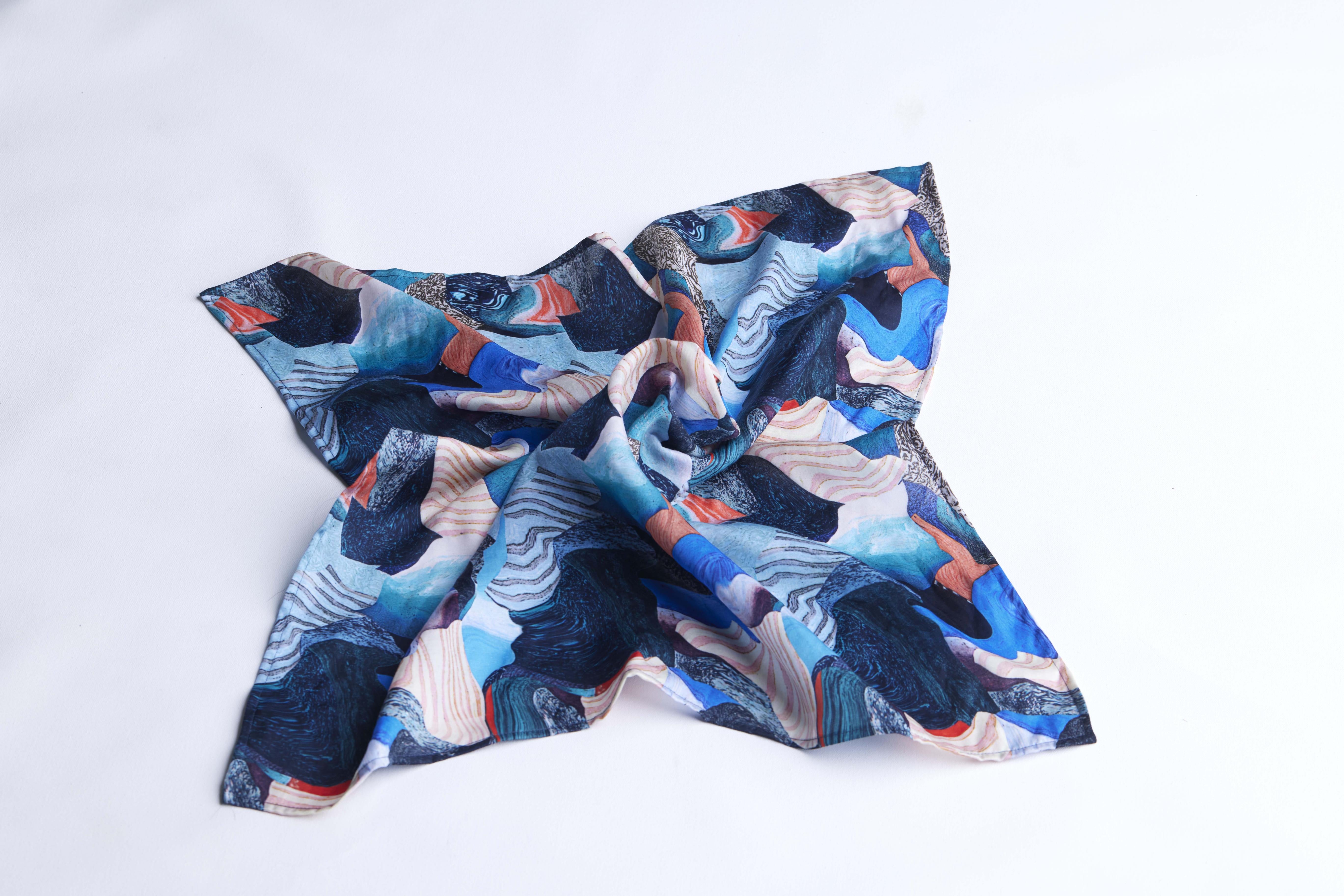 arniko-foulard-club-marble-seidentuch-100-seide image 1
