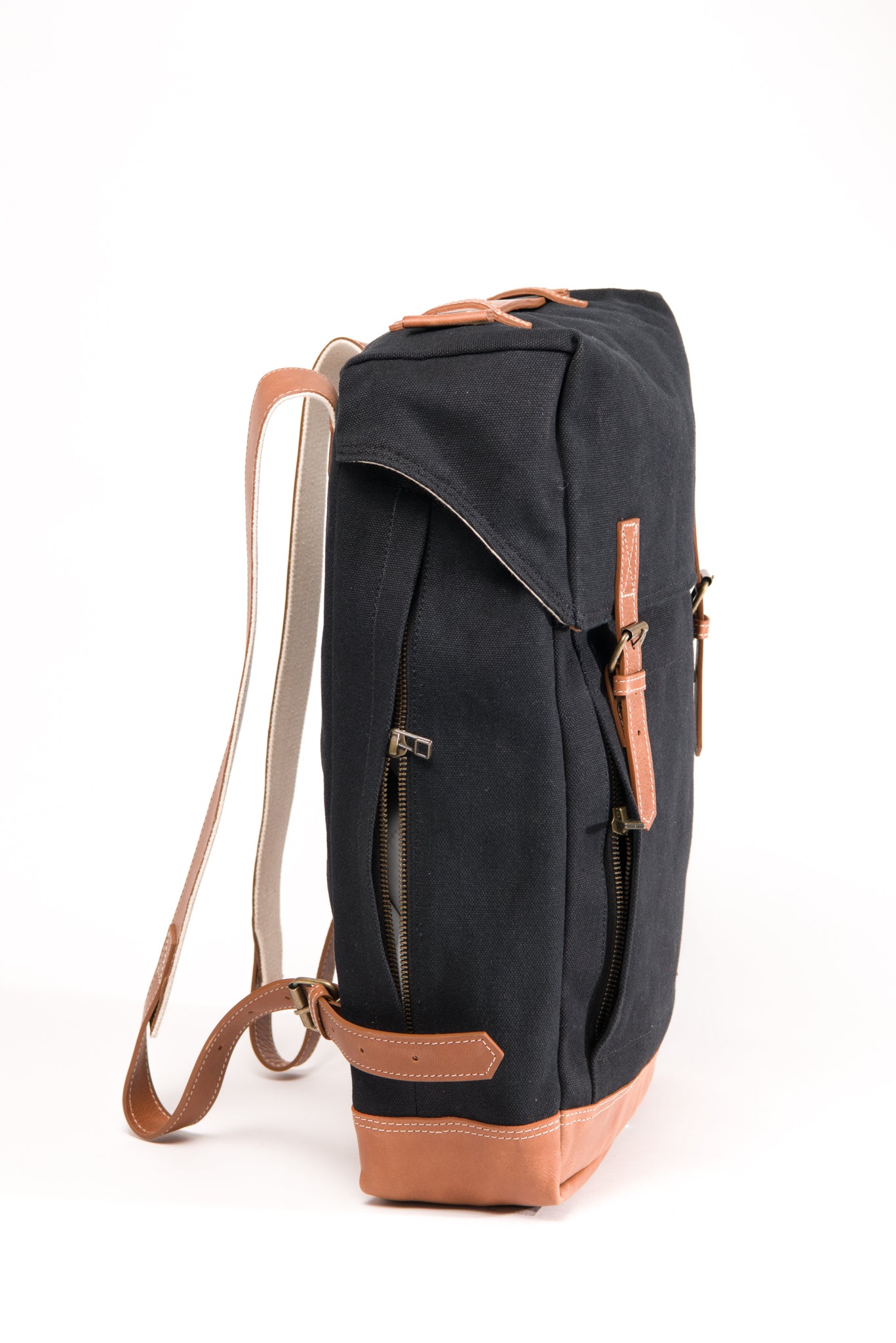 arniko-classic-rucksack-black-12-liter-laptop image 3