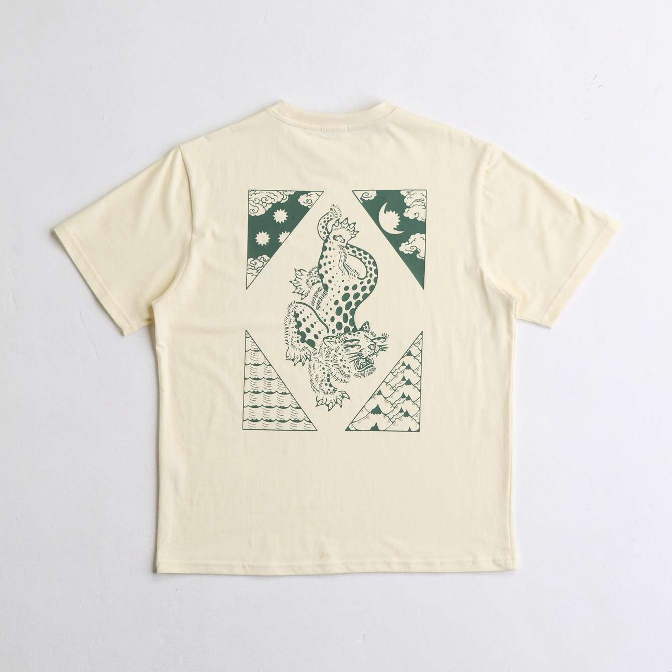 arniko-mustang-t-shirt-off-white-leoparden-print-bio image 2