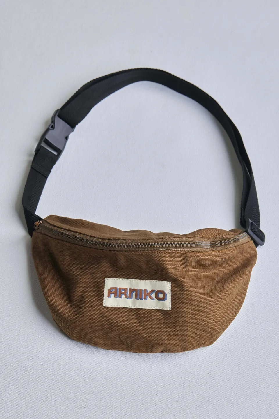 arniko-bags-fanny-pack-tawny-canvas-bauchtasche-beige-bio-baumwolle image 1