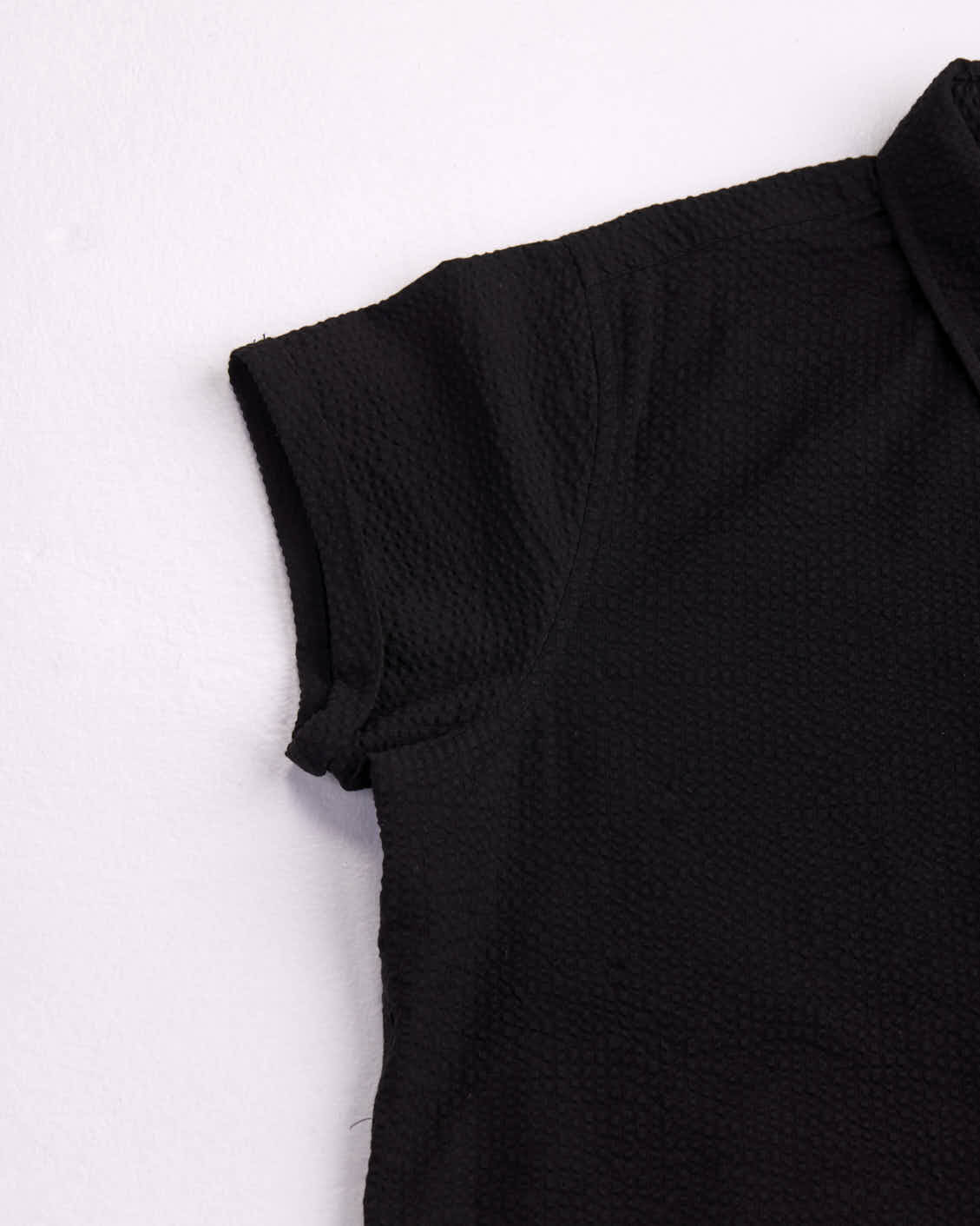 arniko-jo-shirt-black-seersucker-hemd-bio-baumwolle image 2