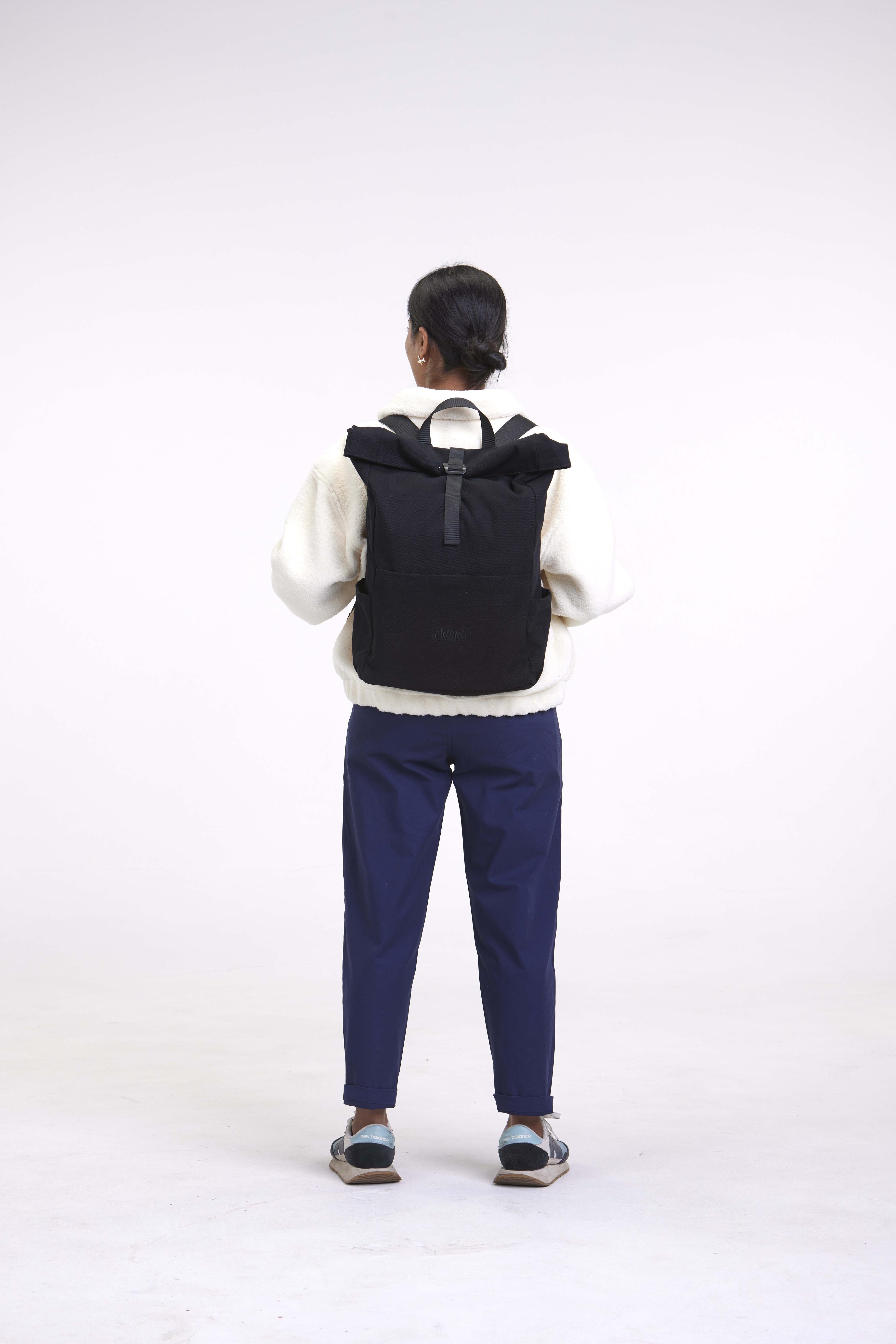 arniko-rolltop-rucksack-schwarz-canvas-bio-baumwolle image 3