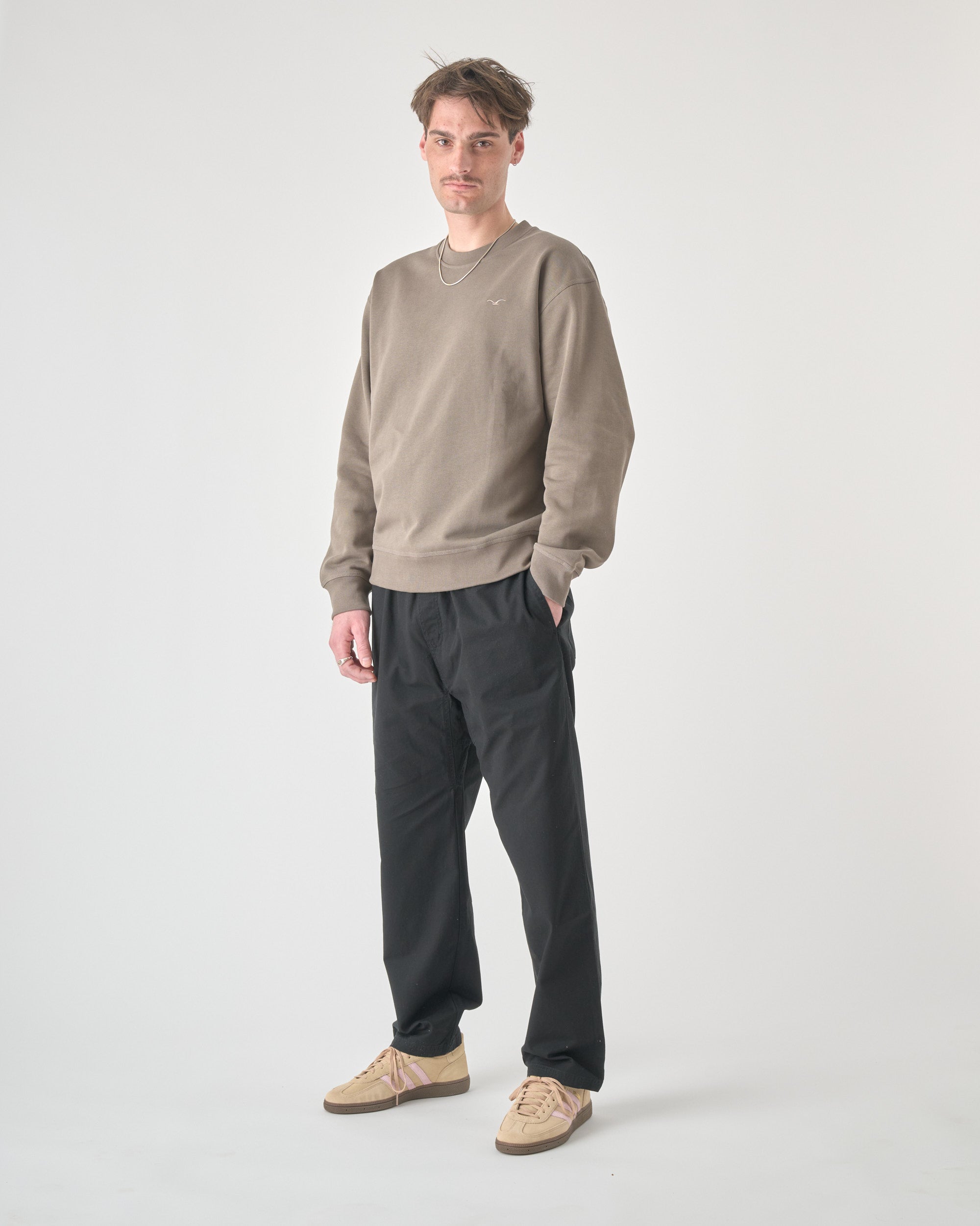 cleptomanicx-ligull-boxy-crewneck-sweatshirt-basic image 2