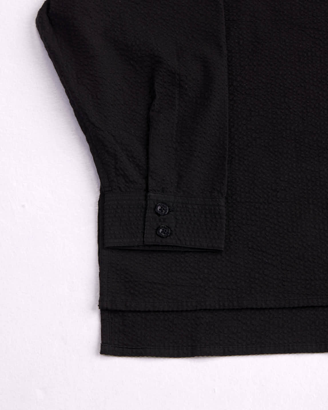 arniko-tahira-hemd-black-seersucker-oversize-damen image 3