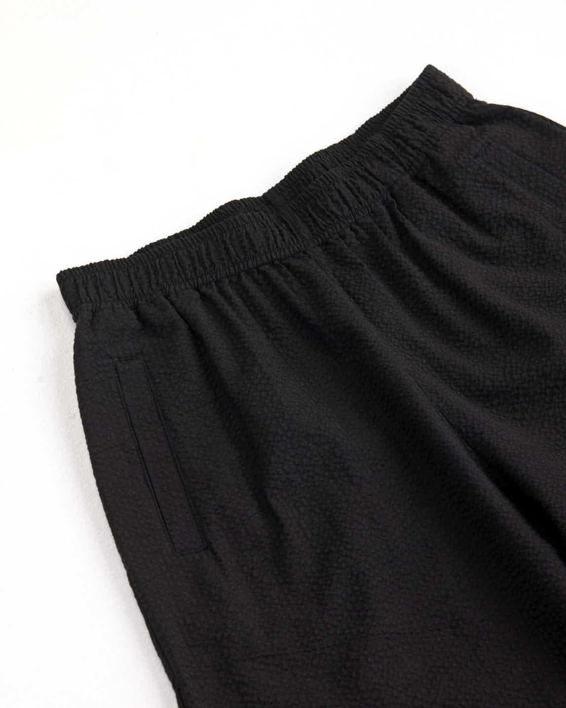arniko-rosa-black-seersucker-hose-damen-schwarz-bio-baumwolle image 2