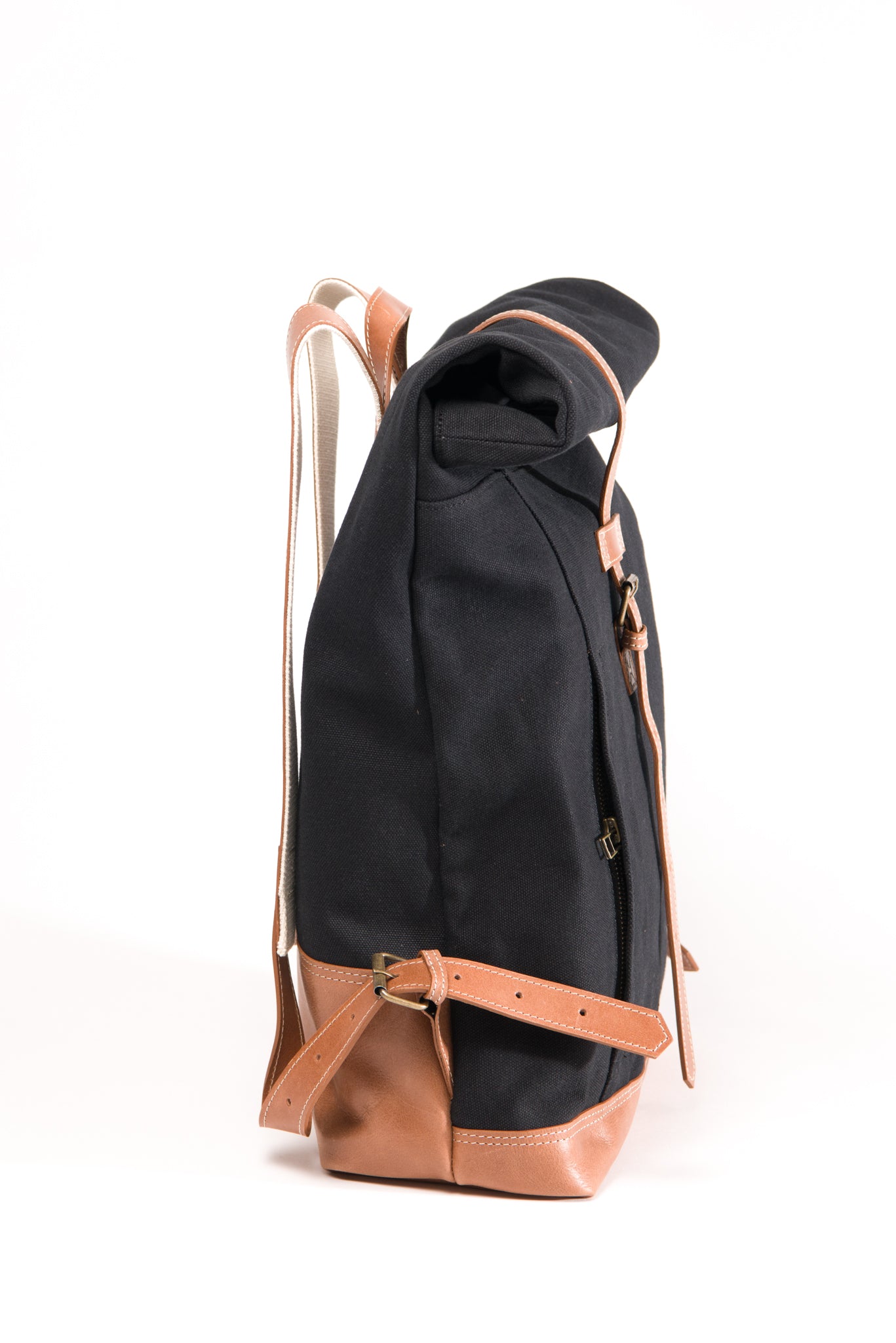 arniko-roll-up-rucksack-schwarz-laptop-15-zoll-canvas image 3
