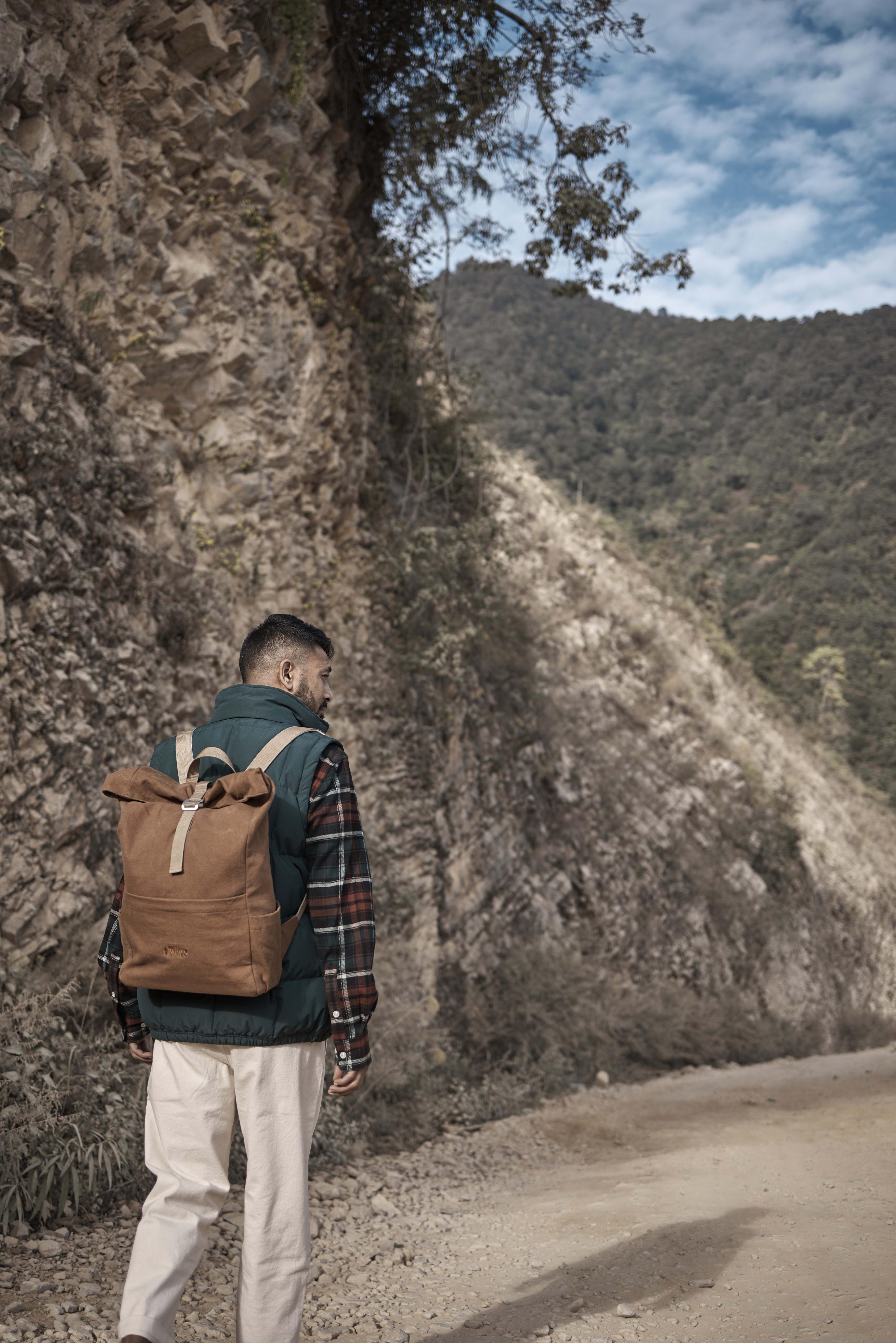arniko-rolltop-rucksack-tawny-canvas-bio image 5