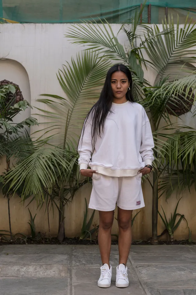 arniko-rishi-white-terry-shorts-wei-bio-baumwolle image 1