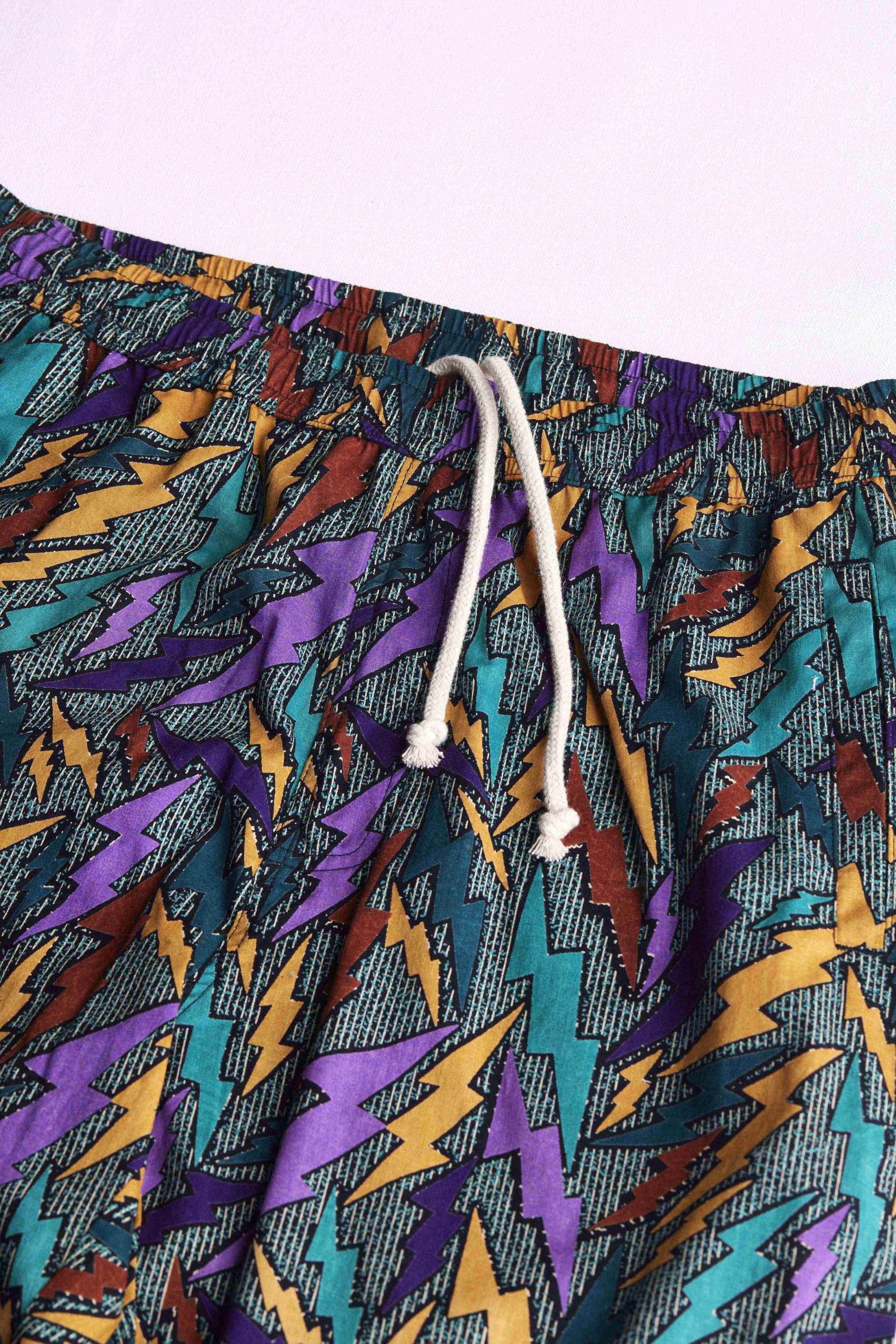 arniko-rishi-shorts-thunder-retro-aus-livaeco image 2
